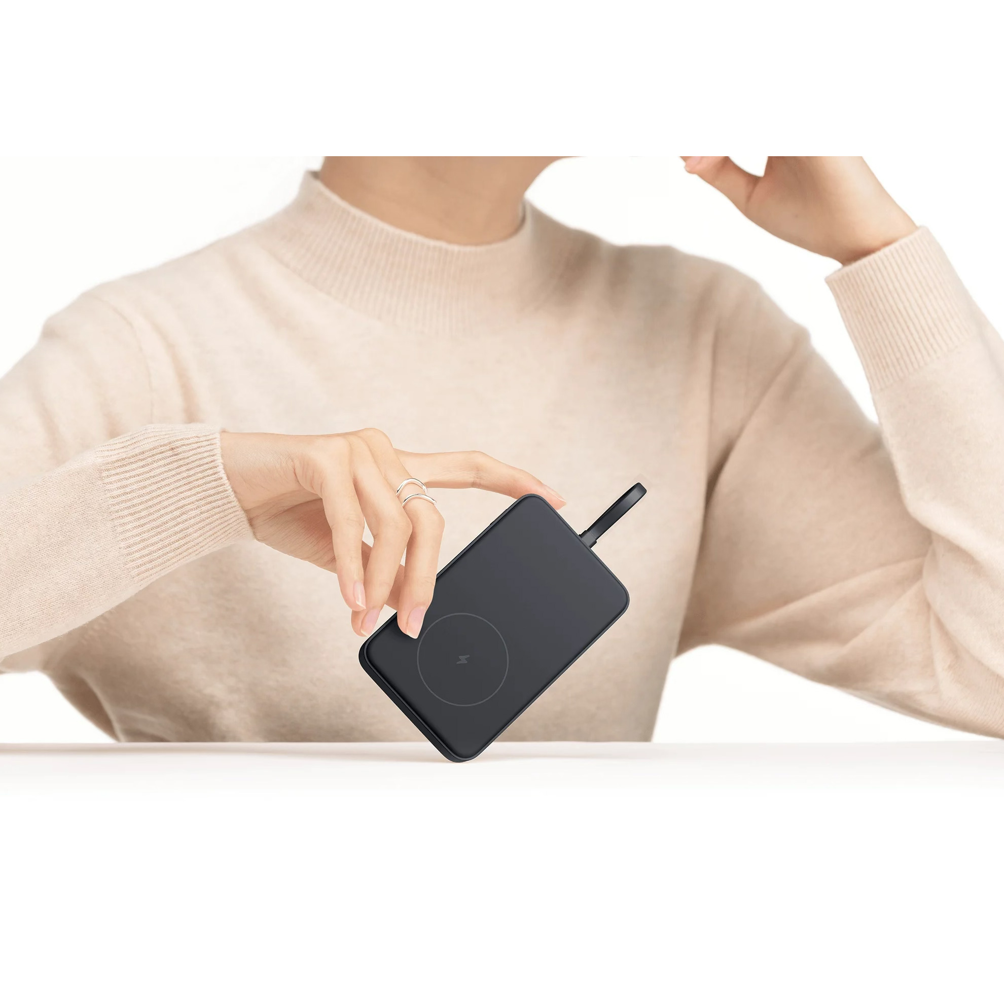 Повербанк з бездротовою зарядкою XIAOMI 33W Magnetic Power Bank 10000 w/Integrated Cable 10000mAh Black (BHR9823GL)