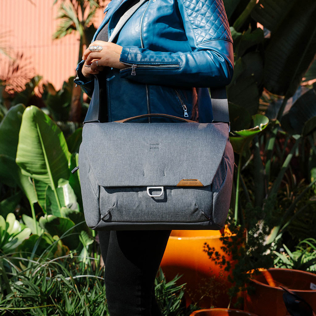 Сумка-месенджер PEAK DESIGN Everyday Messenger 13L Ash (BEDM-13-AS-3)