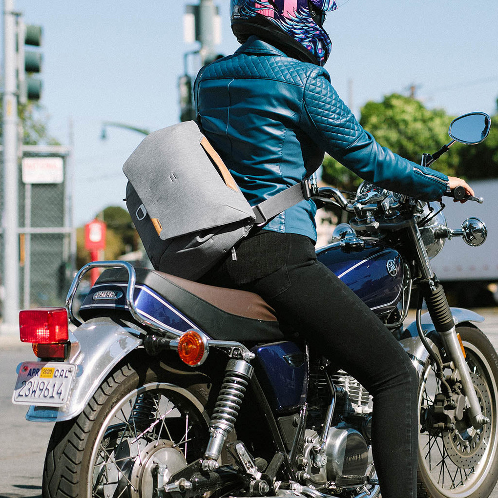 Сумка-месенджер PEAK DESIGN Everyday Messenger 13L Ash (BEDM-13-AS-3)