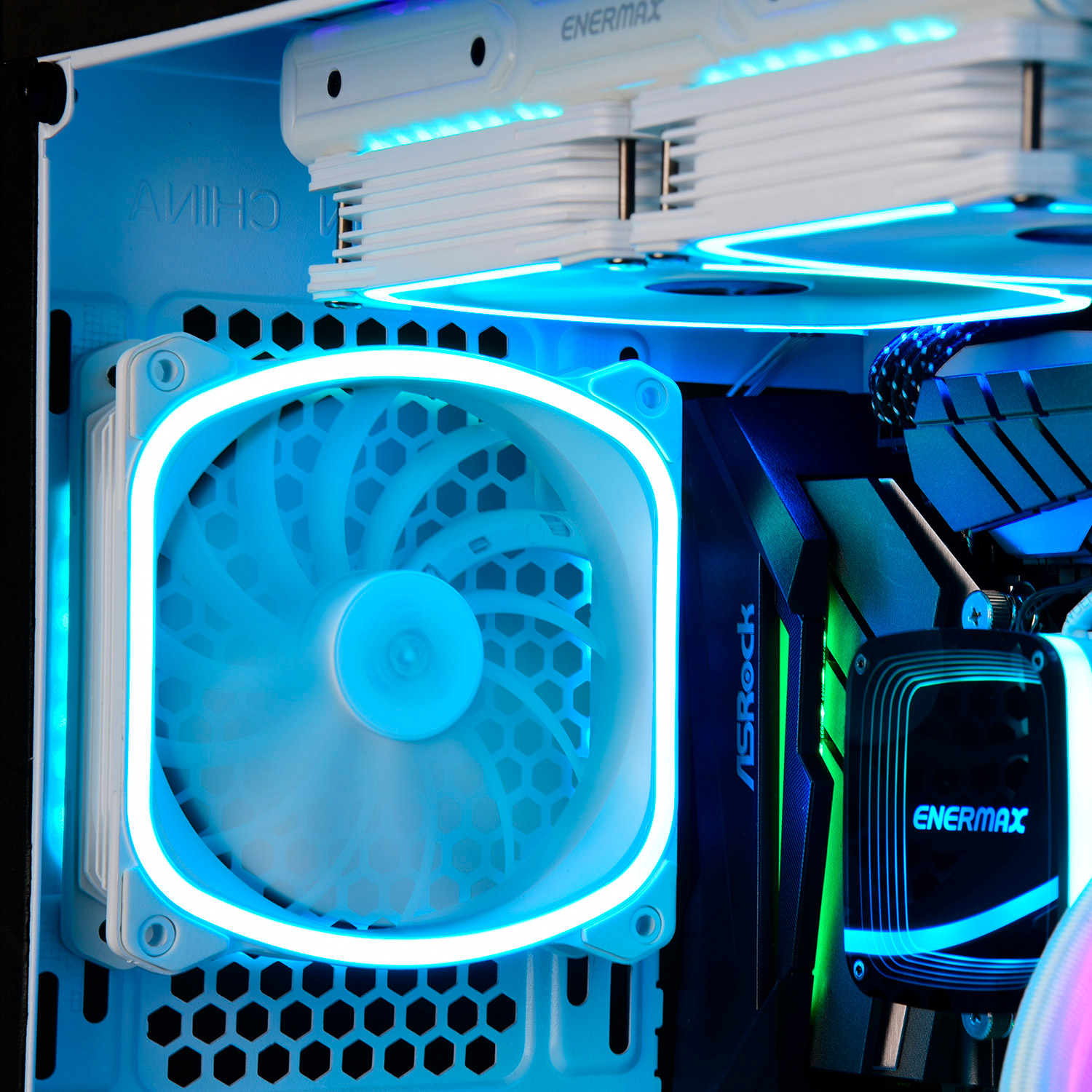Вентилятор ENERMAX SquA RGB White (UCSQARGB12P-W-SG)