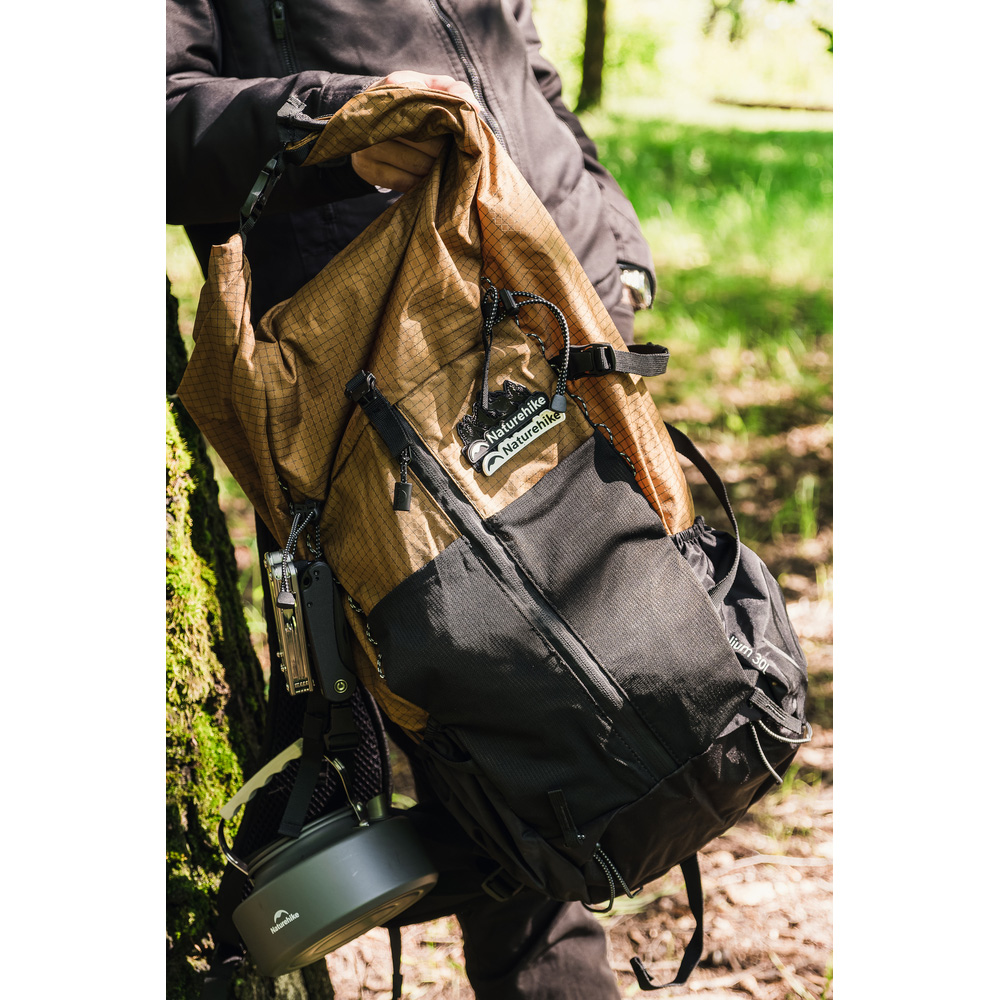 Туристический рюкзак NATUREHIKE CNK2300016 Helium Outdoor Backpack 30+5L Brown (6976507661133)
