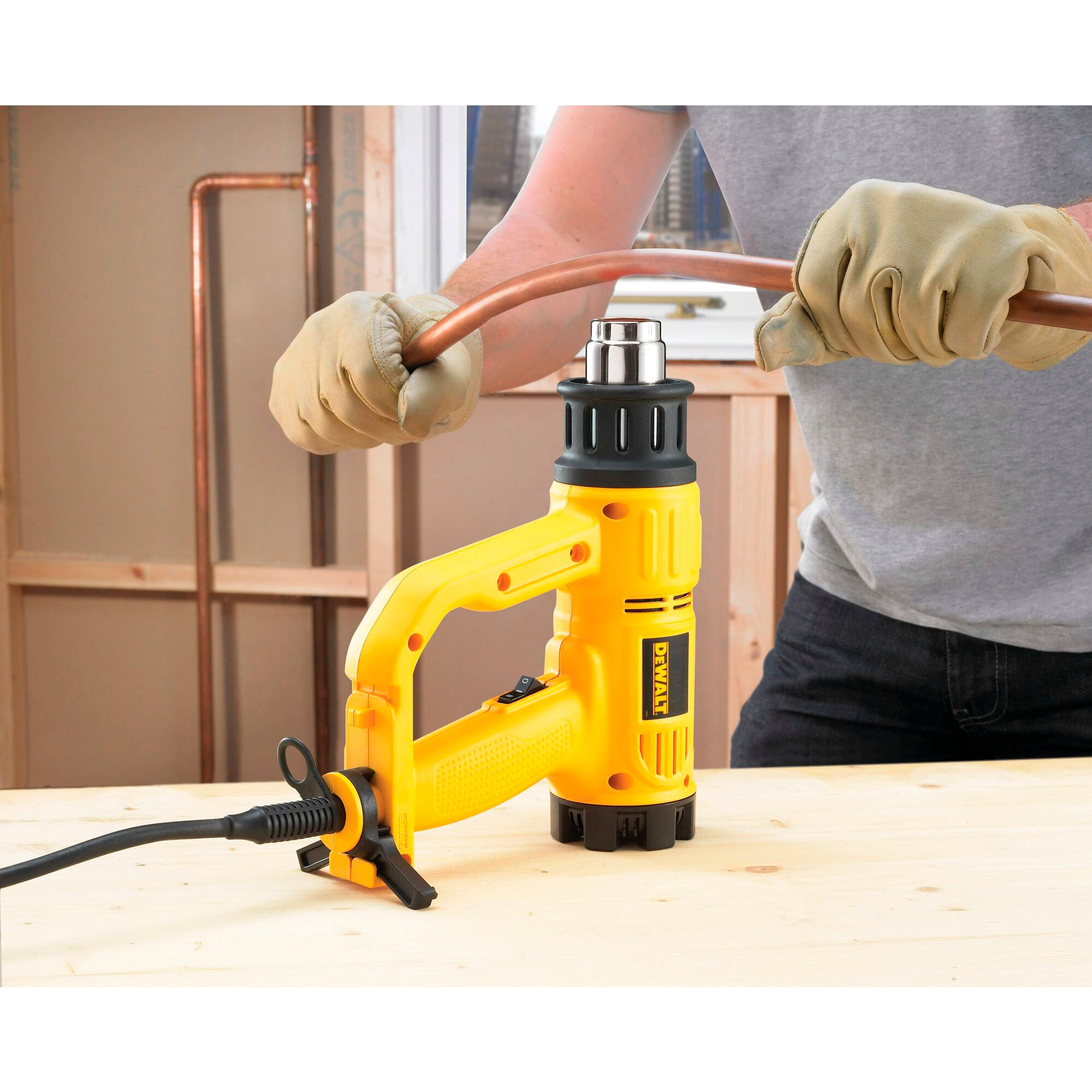 Фен строительный DeWALT D26411