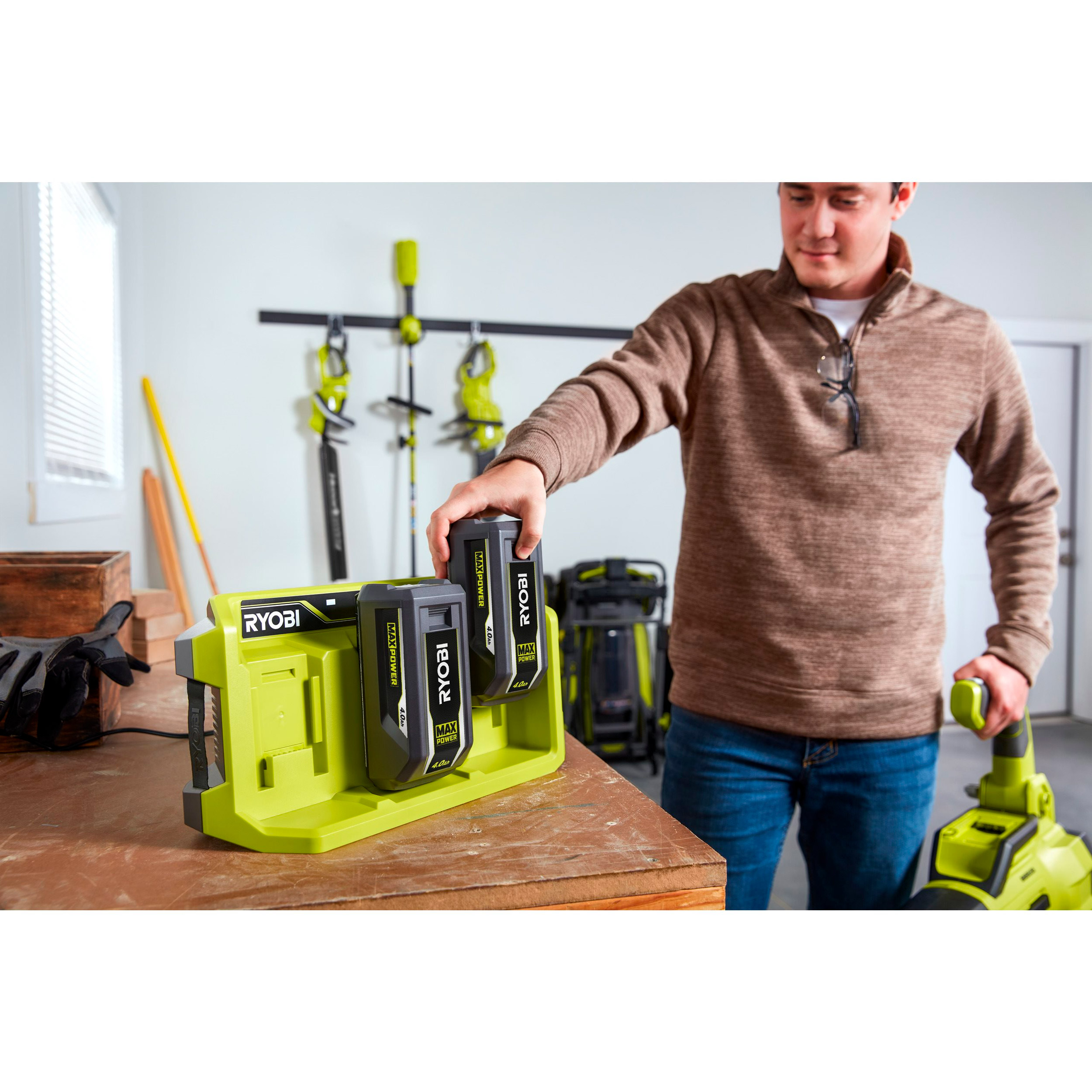 Зарядний пристрій 3-слотовий RYOBI Max Power 36V RY36C3PA (5133005540)