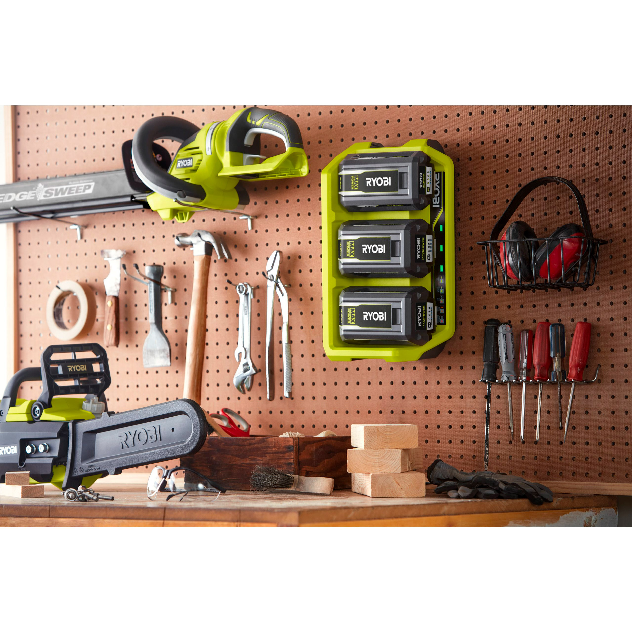 Зарядний пристрій 3-слотовий RYOBI Max Power 36V RY36C3PA (5133005540)