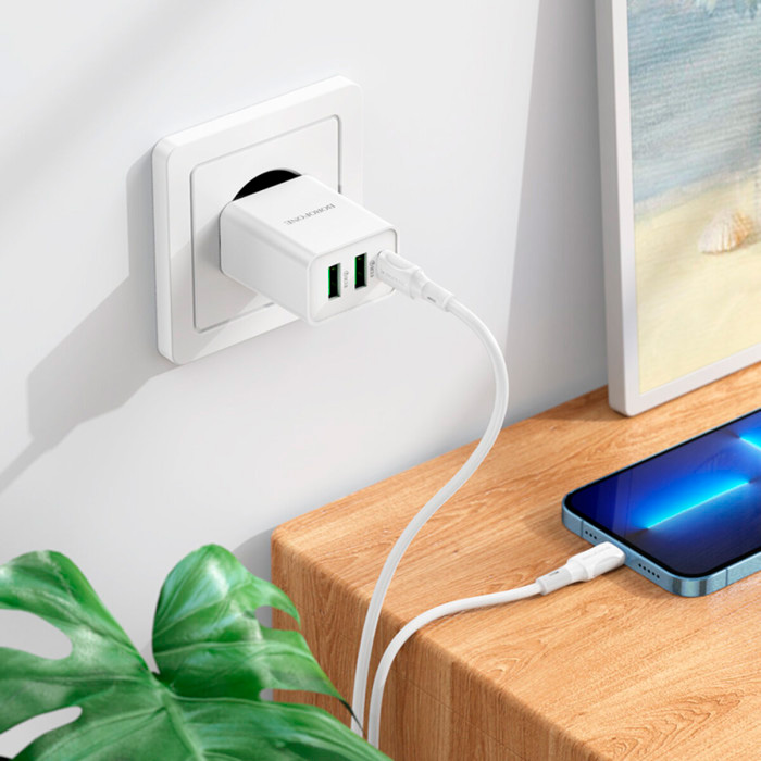 Зарядное устройство BOROFONE BA70A Quick 1xUSB-C, 2xUSB-A, PD20W, QC3.0 18W White w/Type-C to Lightning cable