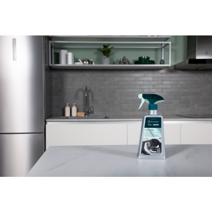 Засіб для чищення поверхонь з нержавіючої сталі ELECTROLUX Steel Care M3SCS301 500мл