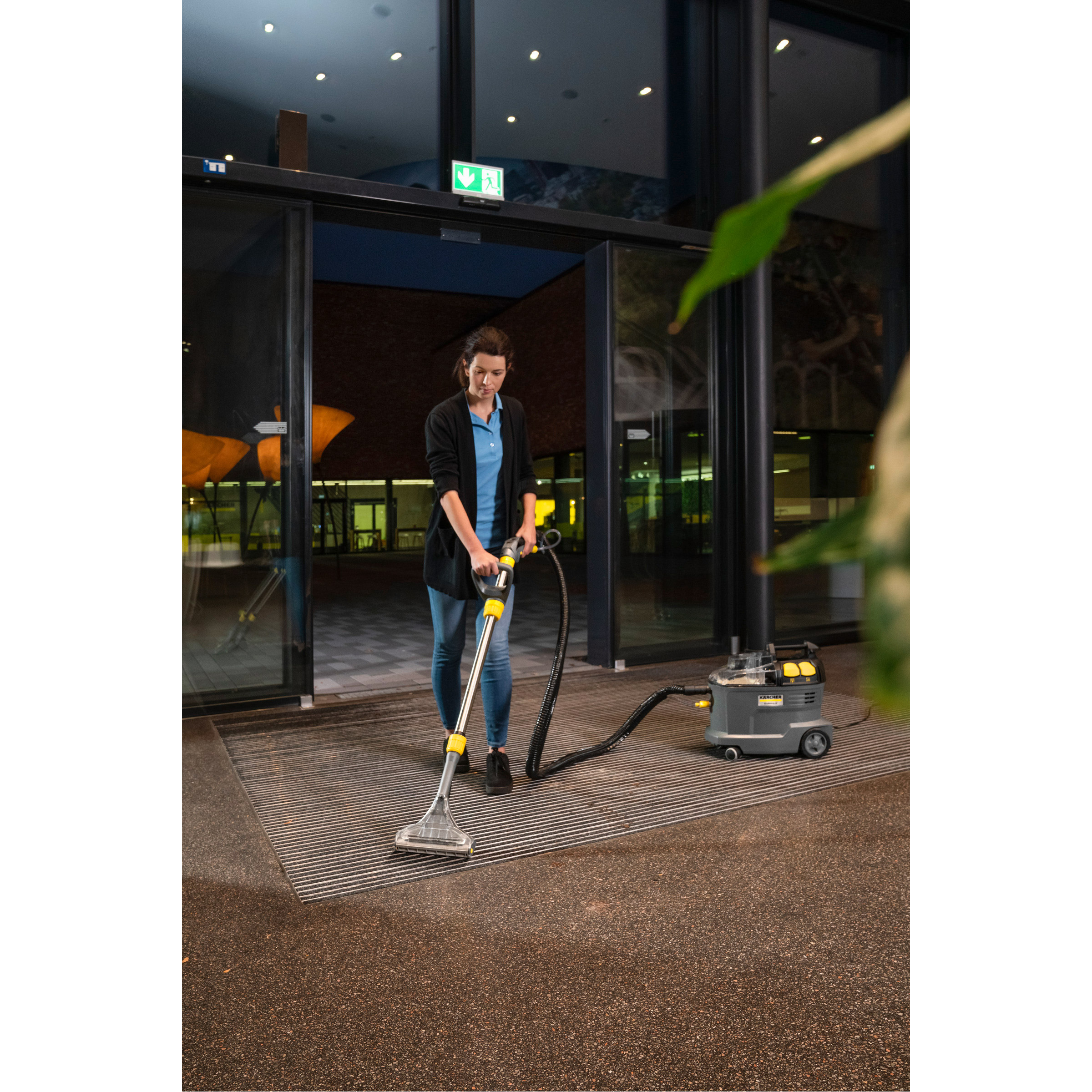 Миючий пилосос KARCHER Puzzi 8/1 Adv (1.100-241.0)