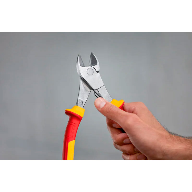 Кусачки-бокорізи діелектричні BOSCH VDE High Leverage Diagonal Side Cutter Professional 200мм (1.600.A02.NE2)