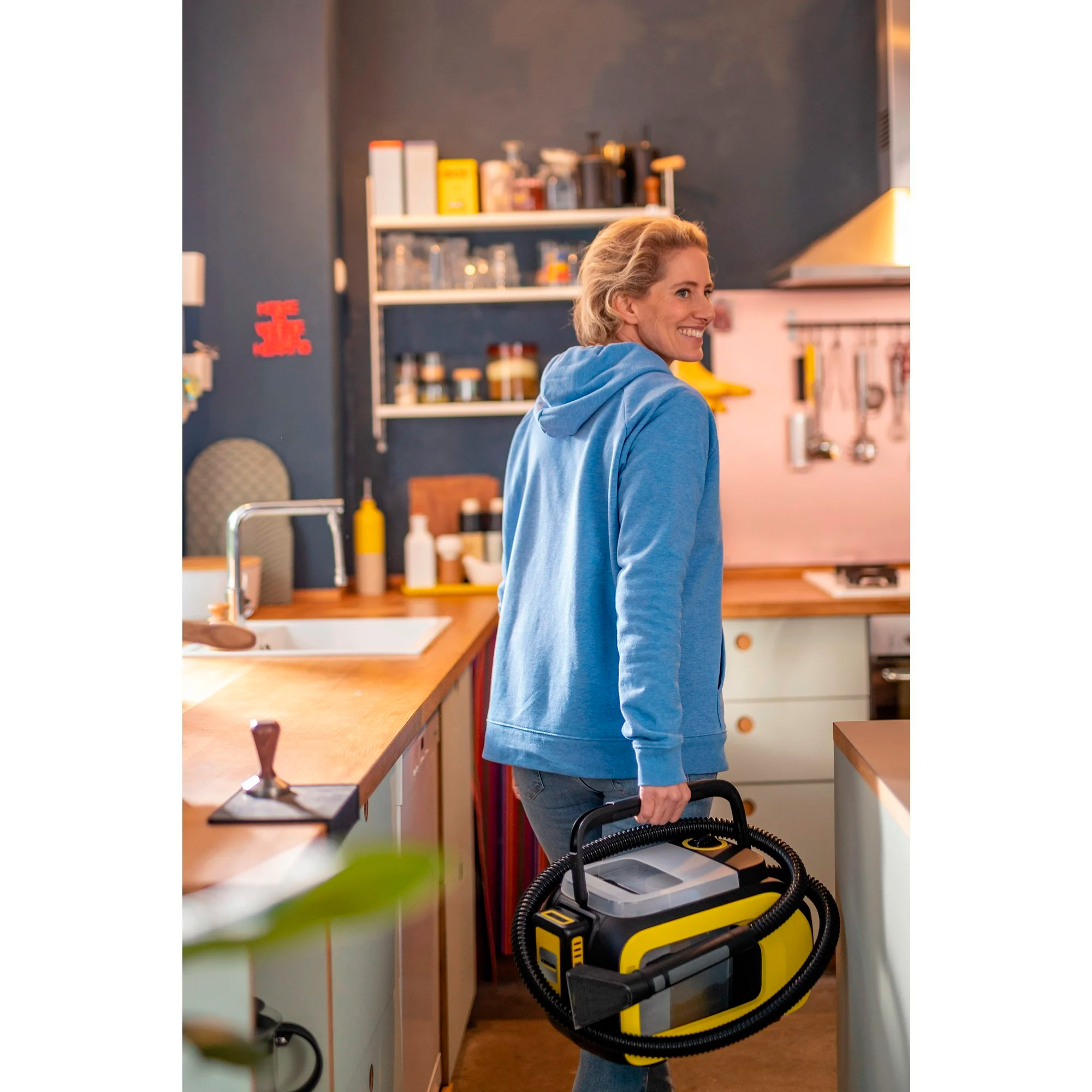 Миючий пилосос для чищення тканини KARCHER SE 3-18 Compact (1.081-500.0)