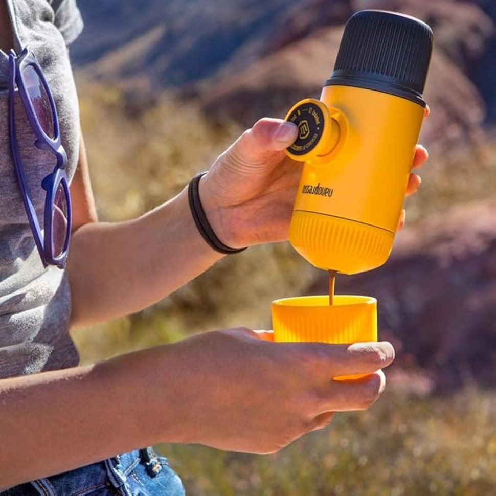 Портативна кавоварка WACACO Nanopresso Yellow