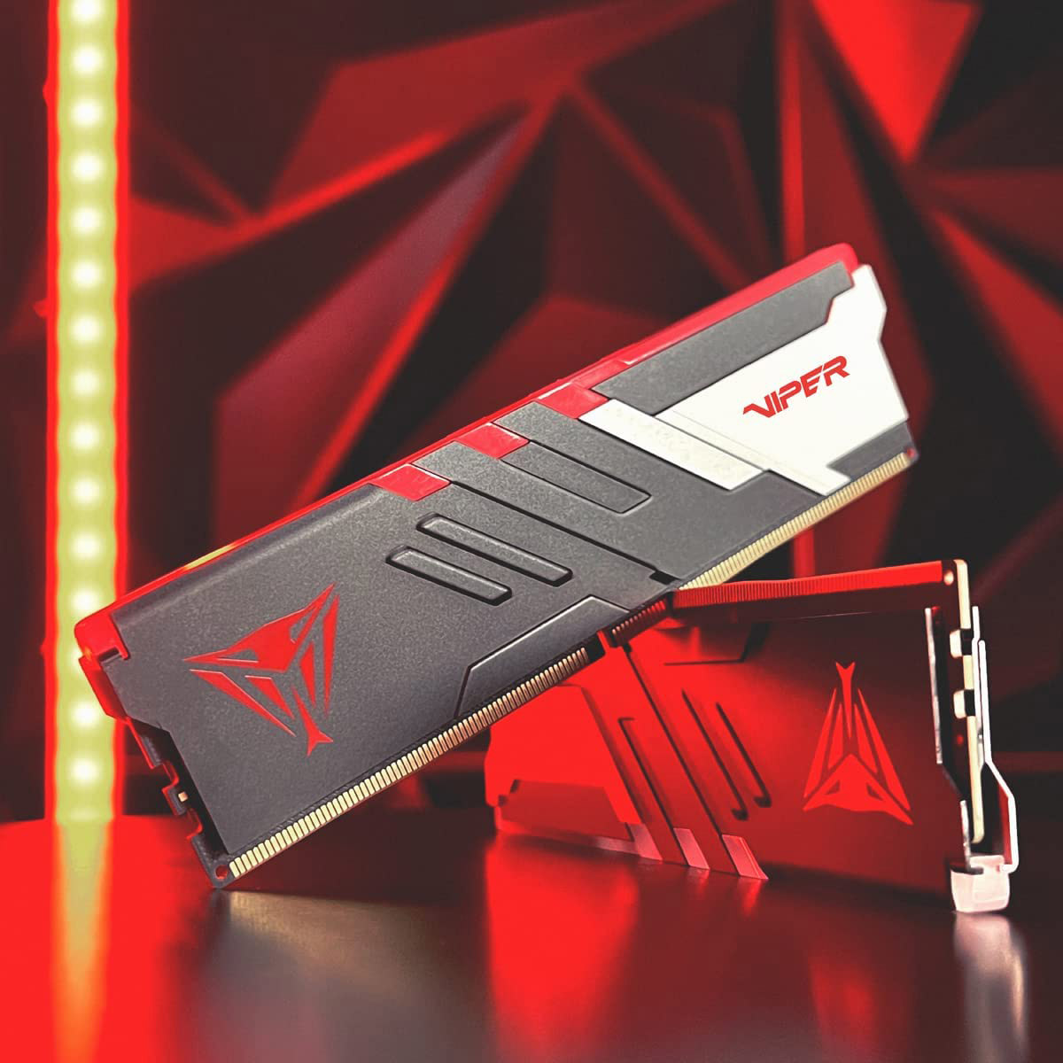 Модуль пам'яті PATRIOT Viper Venom RGB DDR5 6000MHz 64GB Kit 2x32GB (PVVR564G600C30K)