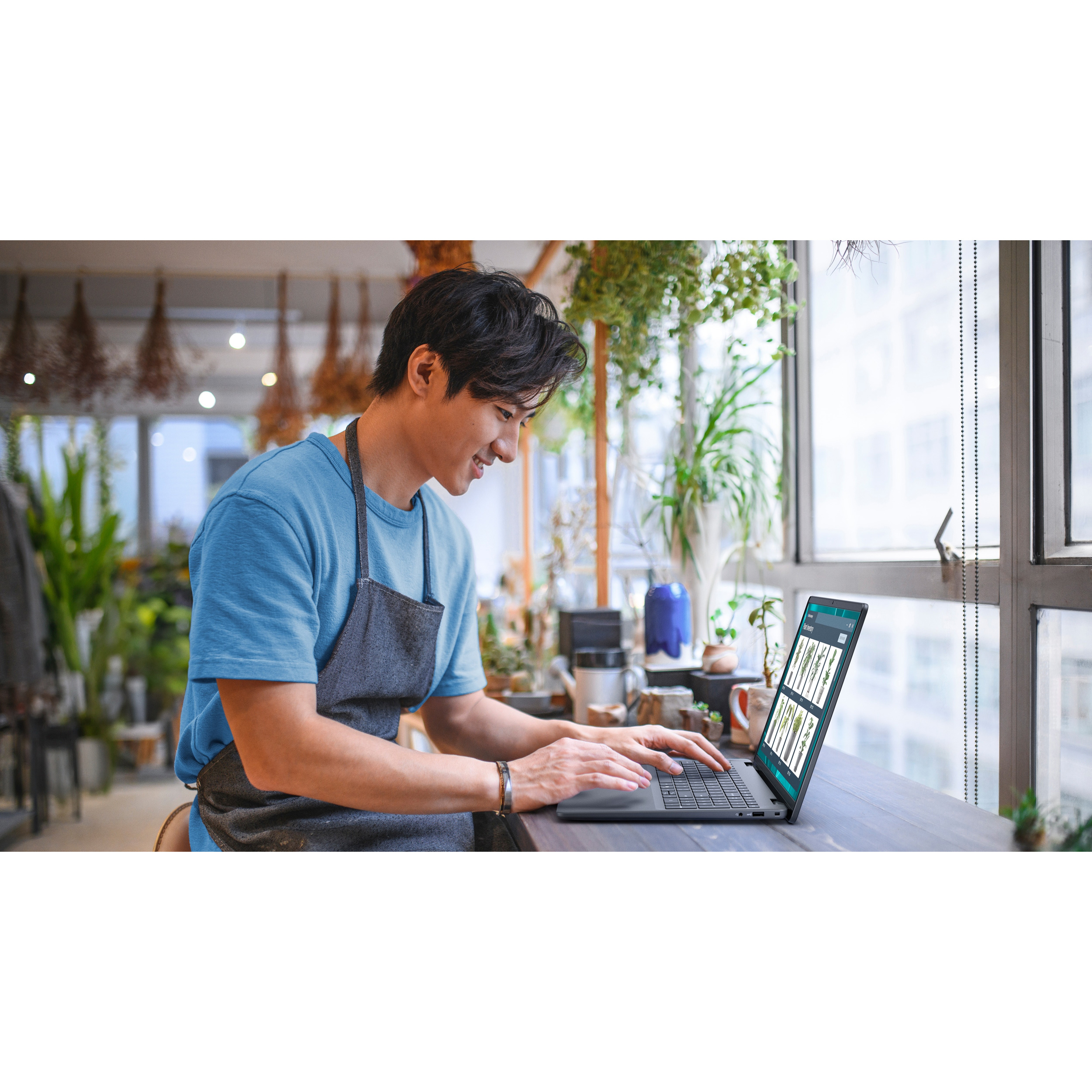 Ноутбук DELL 16 Carbon Black (DC16250RPLU011UA_UBU)