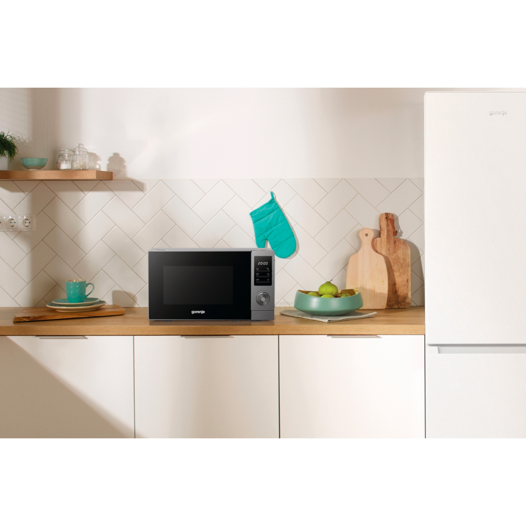 Микроволновая печь GORENJE MO20A3T4 (744376)