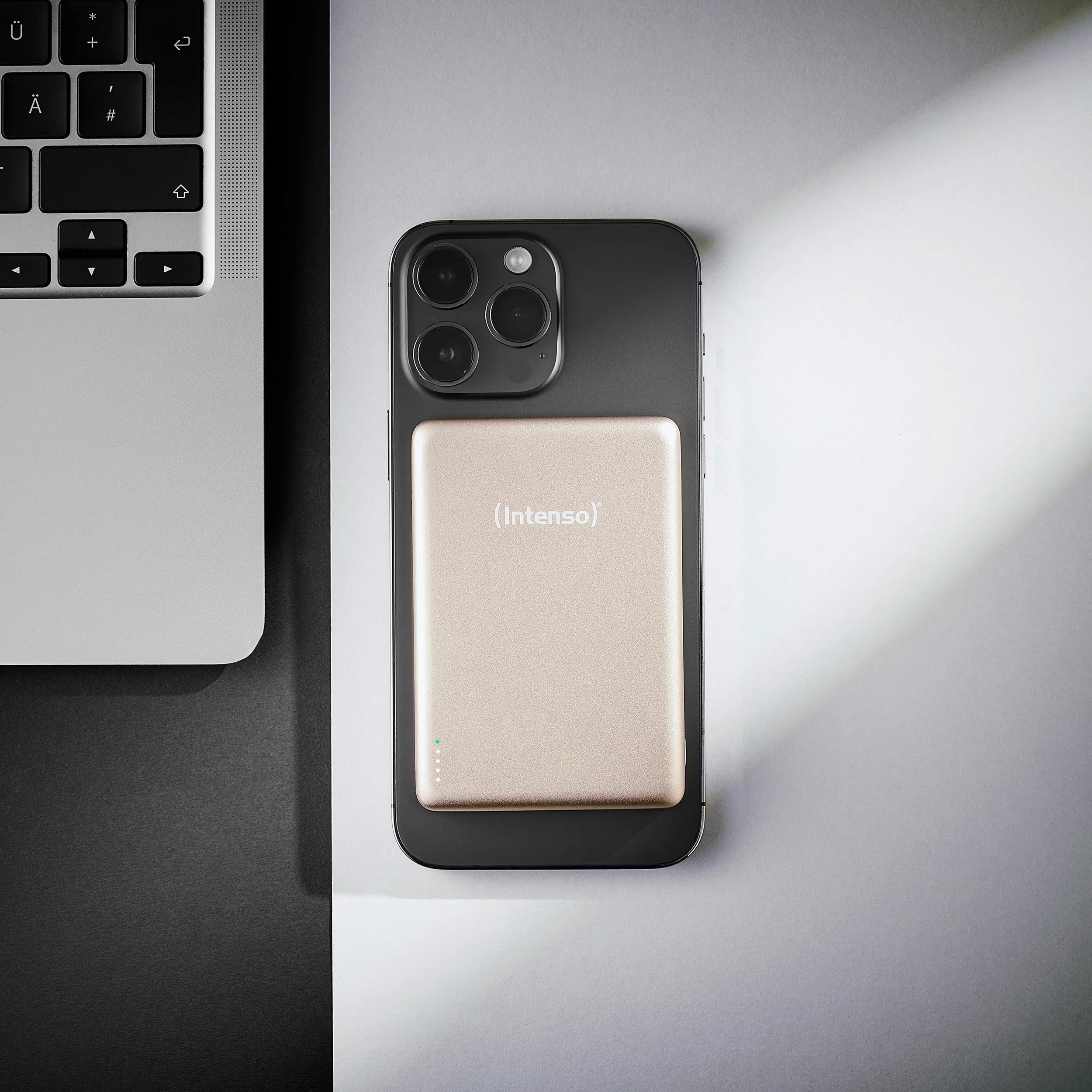 Повербанк з бездротовою зарядкою INTENSO MW10000 20W 10000mAh Champagne (7344031)