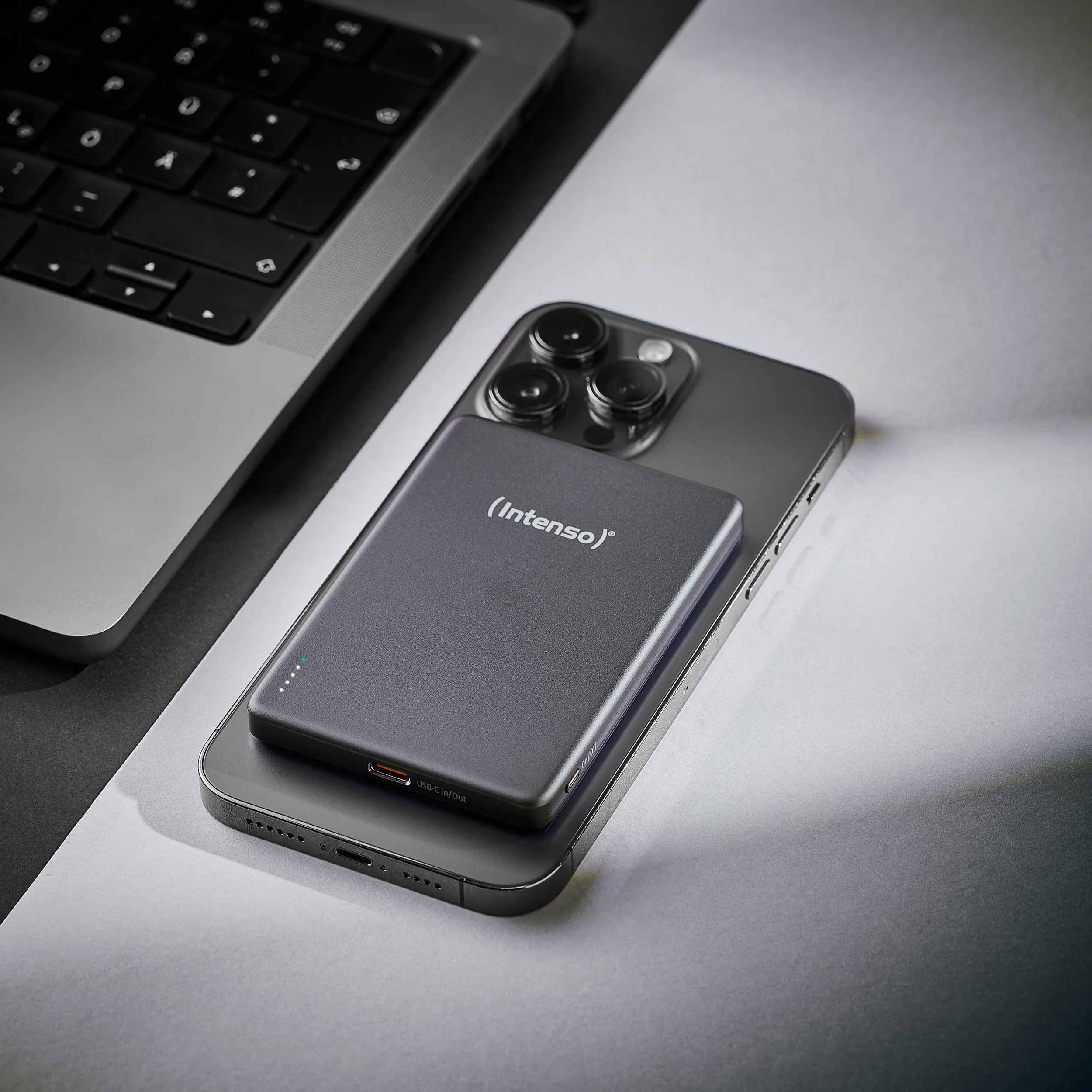 Повербанк з бездротовою зарядкою INTENSO MW5000 20W 5000mAh Gray (7344024)