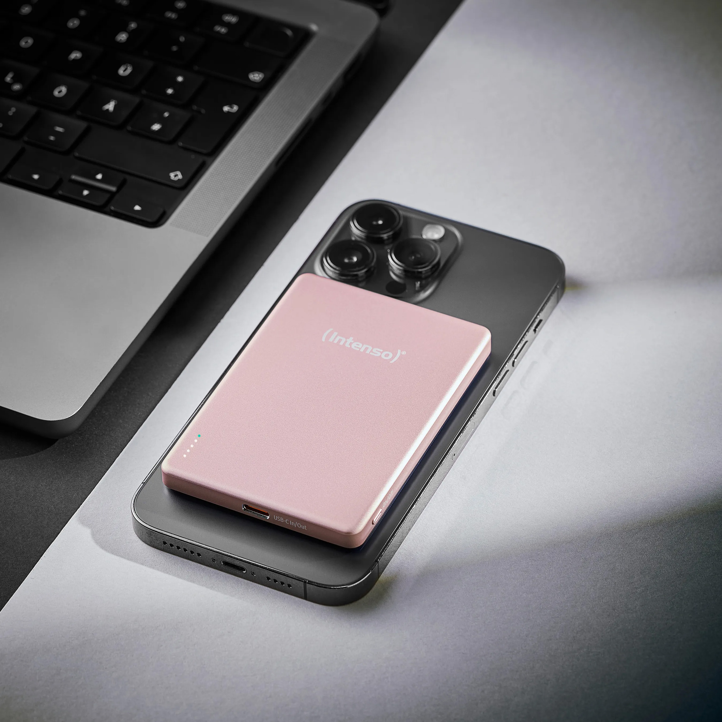 Повербанк з бездротовою зарядкою INTENSO MW5000 20W 5000mAh Rose (7344023)
