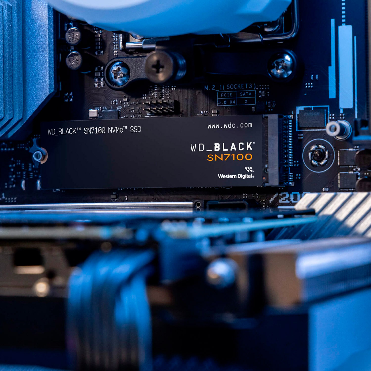SSD диск WD Black SN7100 4TB M.2 NVMe (WDS400T4X0E)