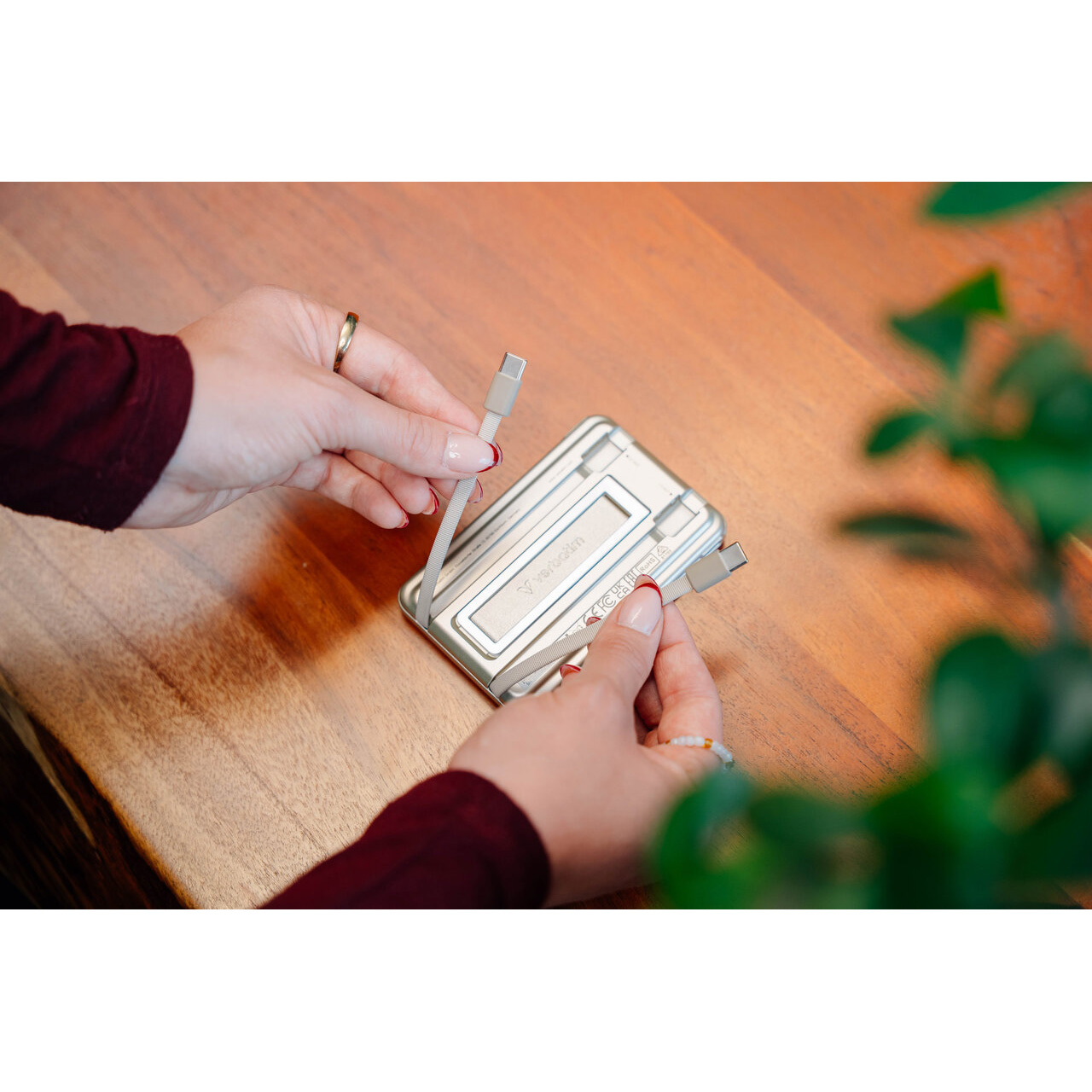 Повербанк MagSafe VERBATIM Charge 'n' Go 20W 5000mAh Silver (32276)