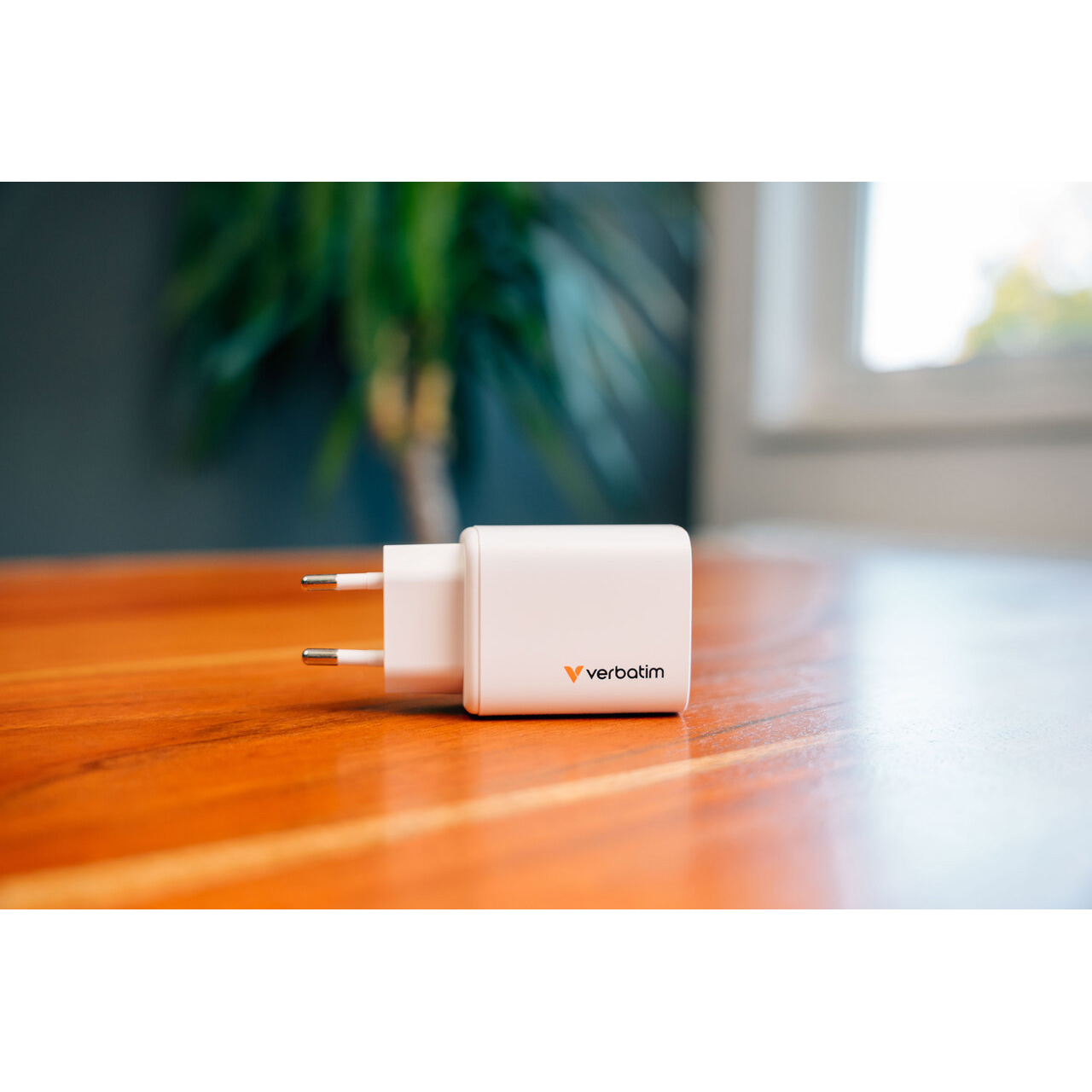Зарядний пристрій VERBATIM Essentials GaN 65W 2xUSB-C, 1xUSB-A, PD3.0, QC3.0 White