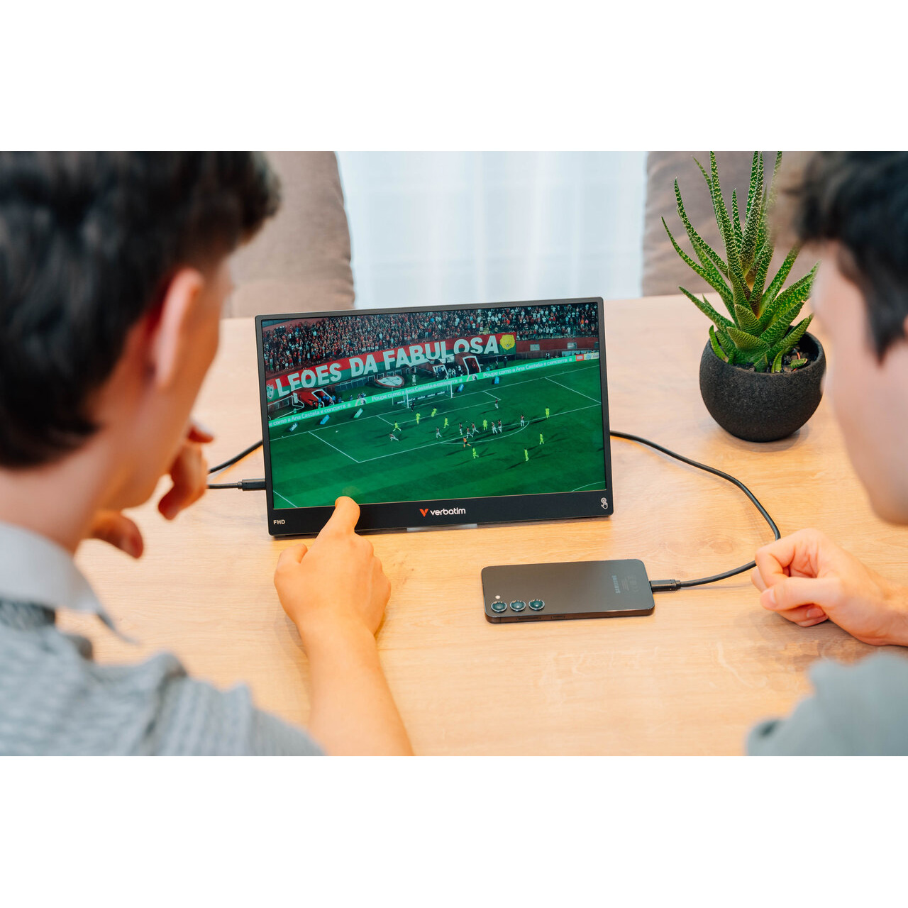 Портативний монітор 14" VERBATIM Portable Touchscreen Monitor Light 14"