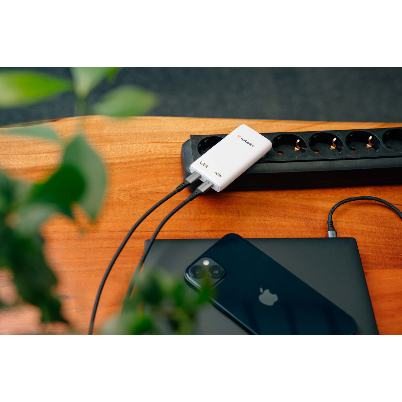 Зарядний пристрій VERBATIM Fold 'n' Go GaN 65W 2xUSB-C, PD3.0 White