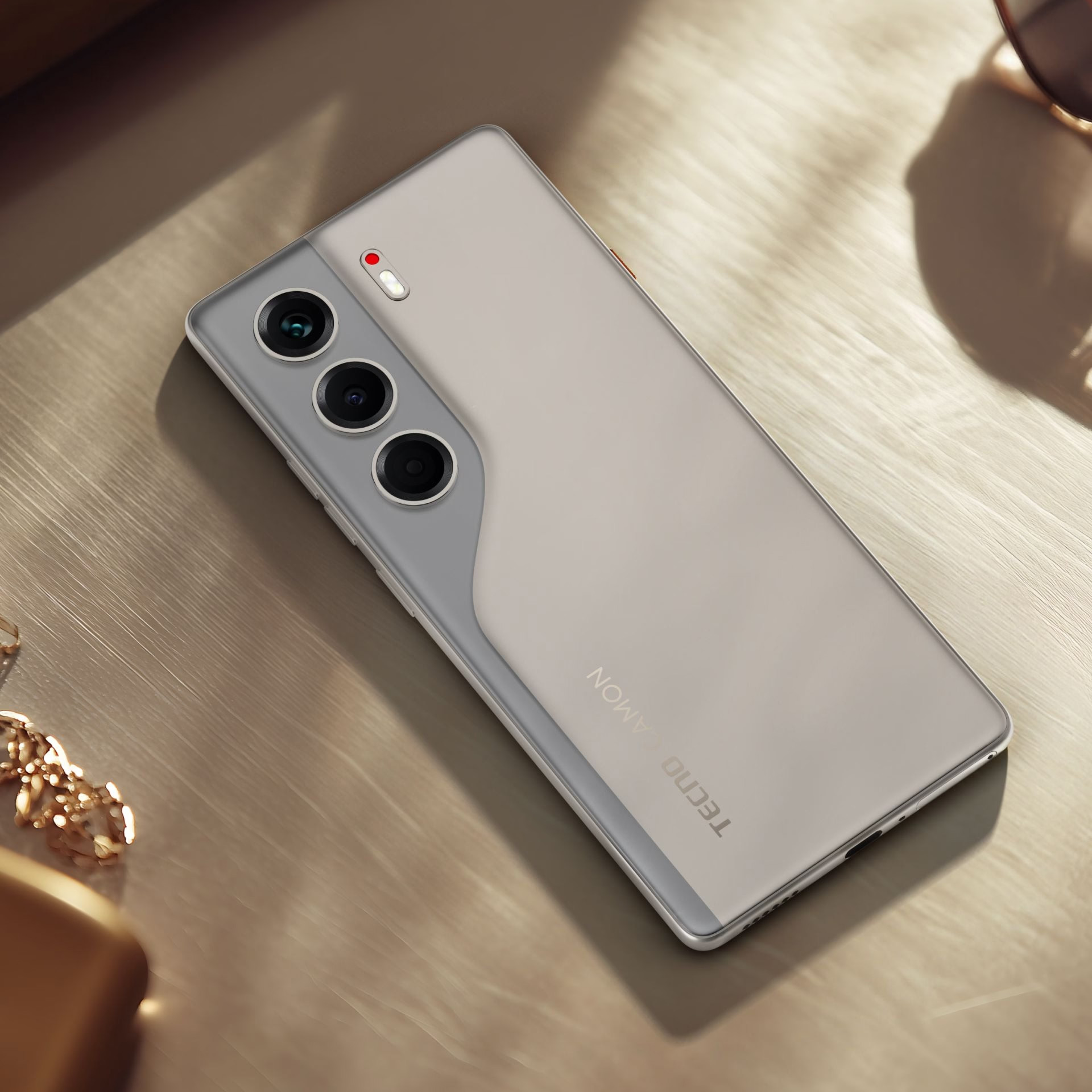 Смартфон TECNO Camon 40 (CM5) 8/128GB Sandy Titanium