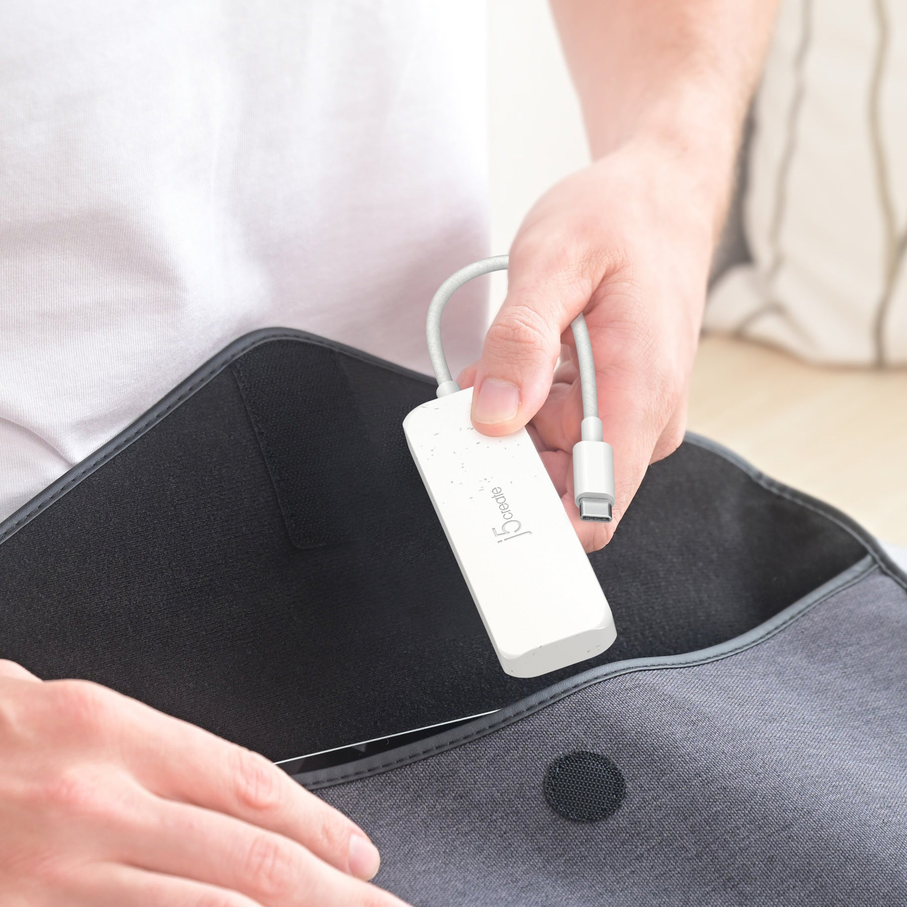 USB-хаб J5CREATE Eco-Friendly USB-C to 4-Port Type-C & Type-A Gen 2 Hub Pure White (JCH342EW-N)