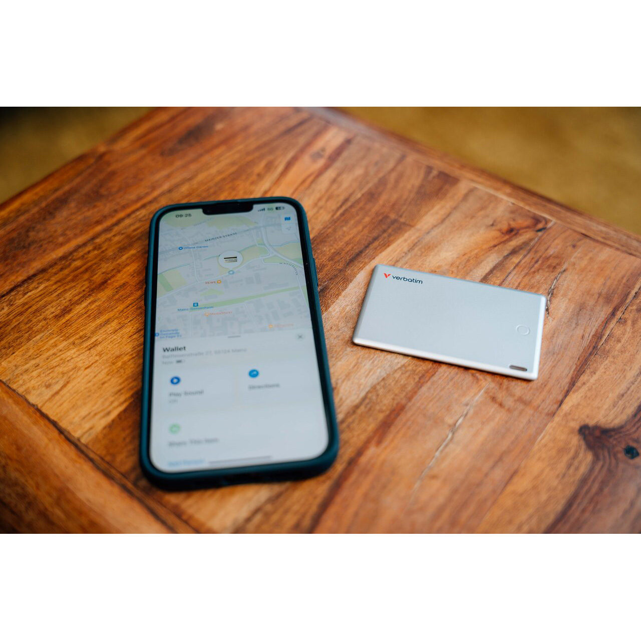 Поисковый брелок VERBATIM My Finder Card Silver