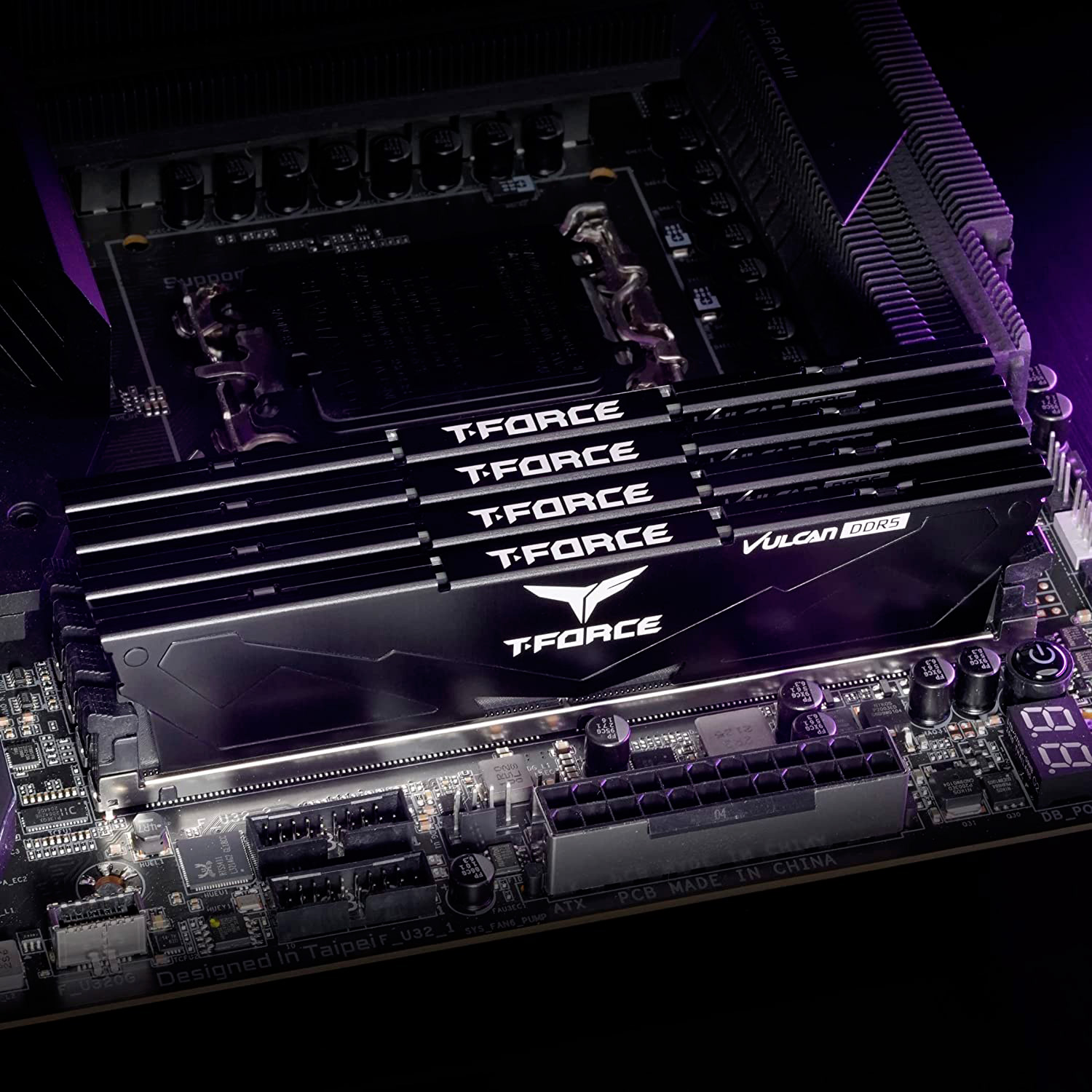 Модуль памяти TEAM T-Force Vulcan DDR5 6000MHz 32GB Kit 2x16GB Black (FLBD532G6000HC30DC01)