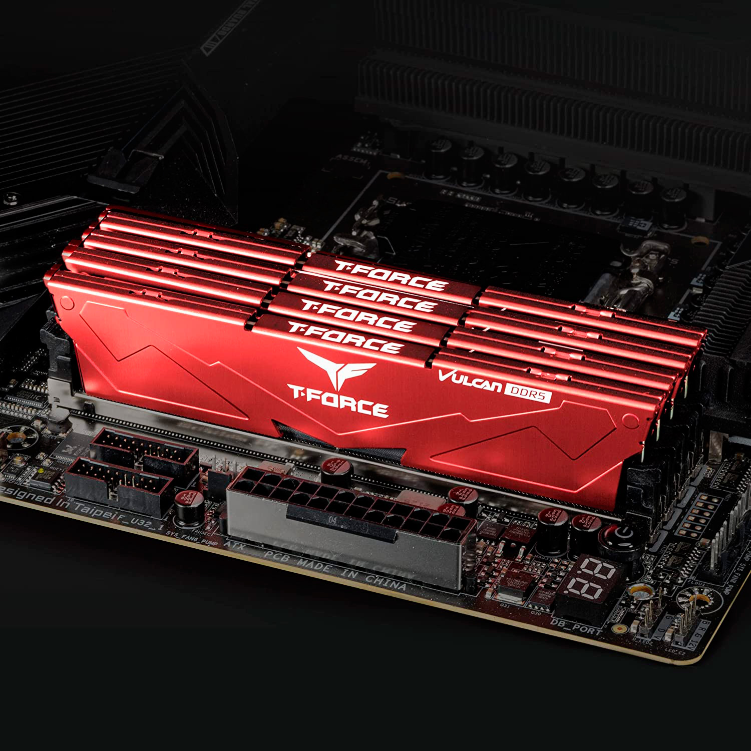 Модуль пам'яті TEAM T-Force Vulcan DDR5 6000MHz 32GB Kit 2x16GB Red (FLRD532G6000HC30DC01)