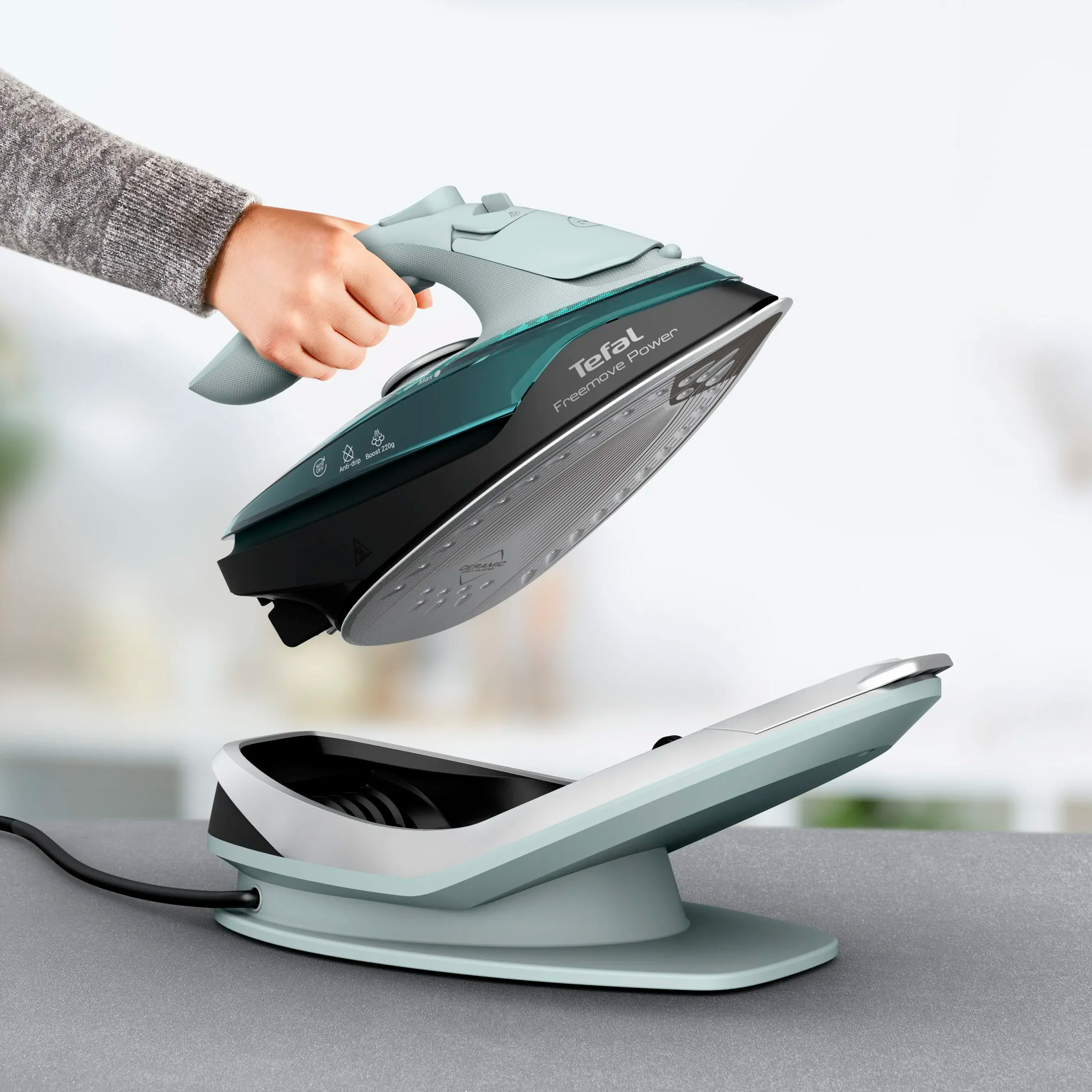 Бездротова праска TEFAL Freemove Power FV6670E0