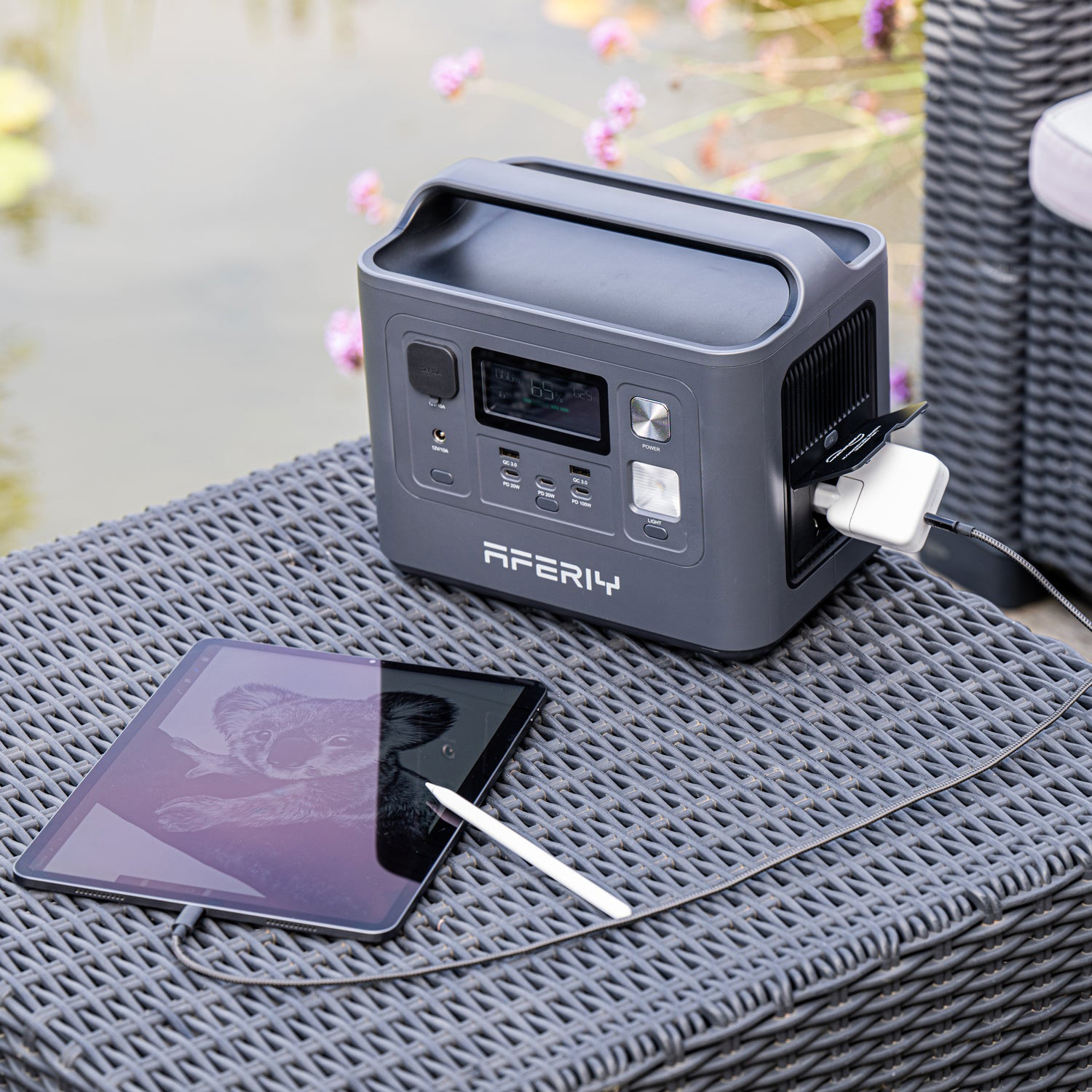 Зарядная станция AFERIY P010