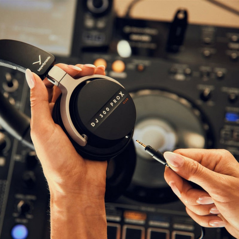 Навушники BEYERDYNAMIC DJ 300 Pro X Club (1001971)