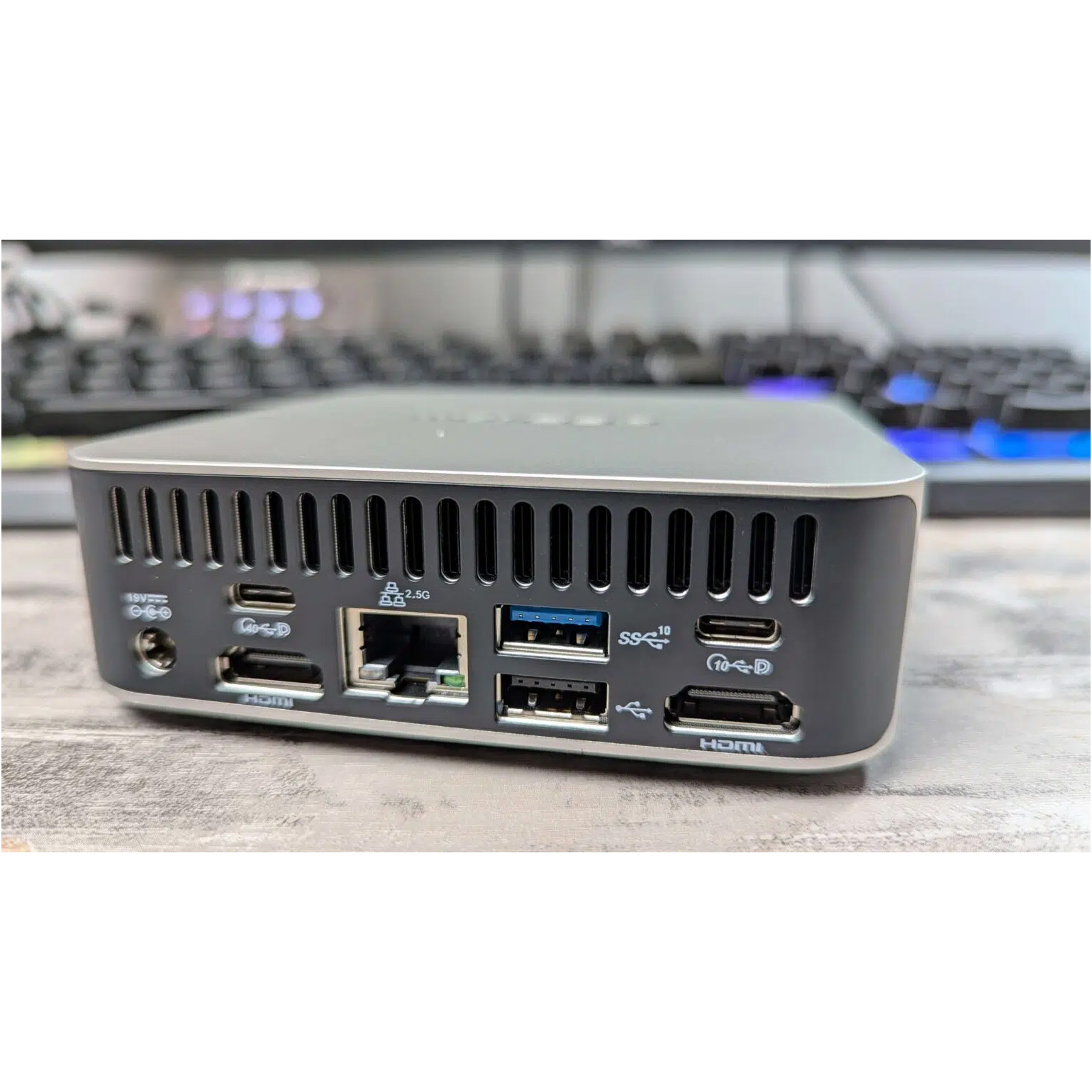 Неттоп GEEKOM A6 (R7 6800H 3.2GHz/16GB/SSD 1TB/WF6/BT/W11P) (GMA6R76800H-161-EU)