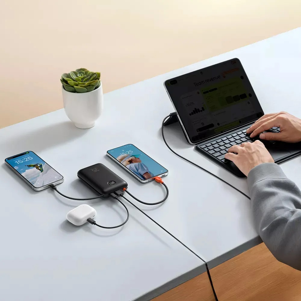 Повербанк VEGER K2 With Built-in Lightning&Type-C Cables, QC3.0, PD, 35W 20000mAh Black