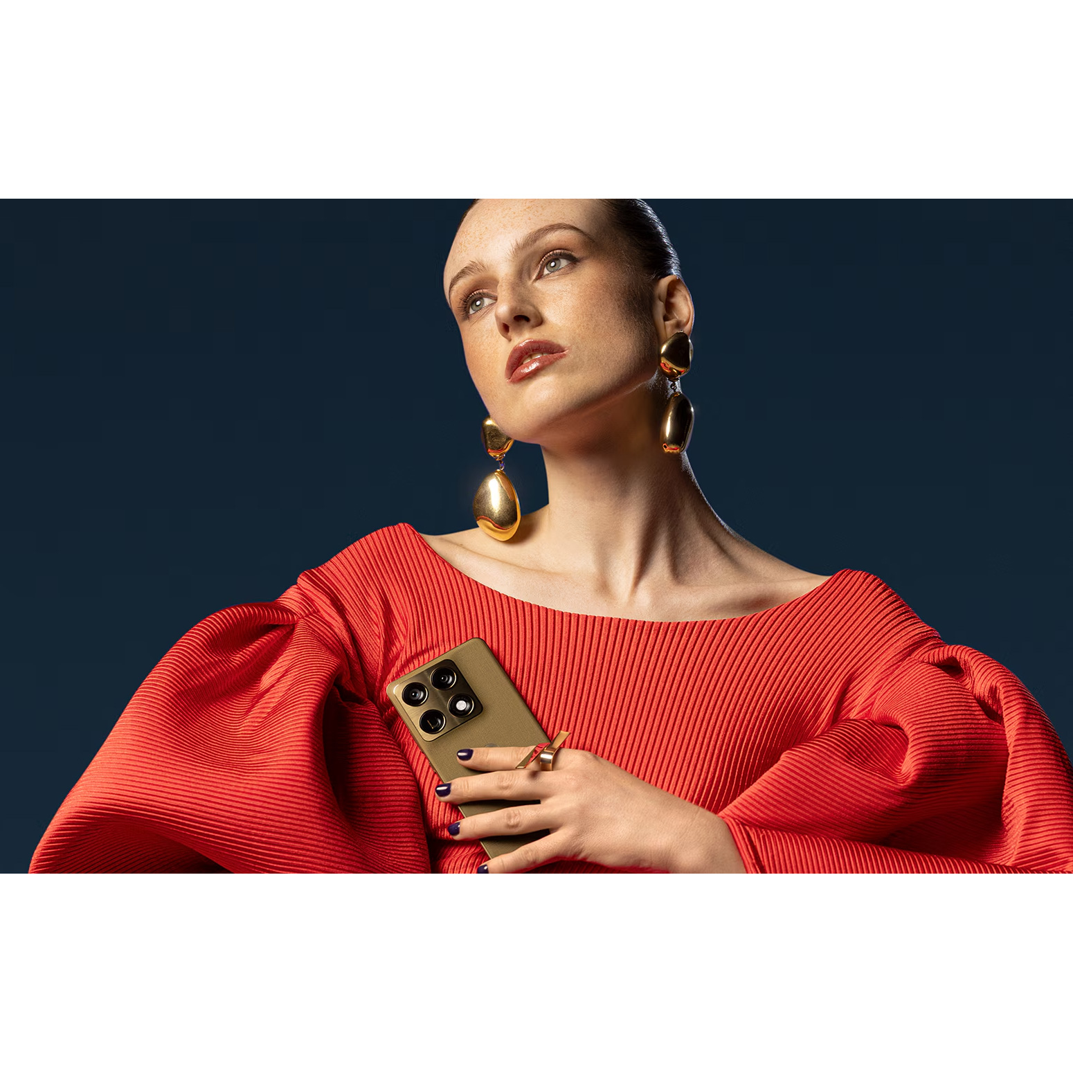Смартфон MOTOROLA Signature 16/512GB Martini Olive (PBAB0044RO)