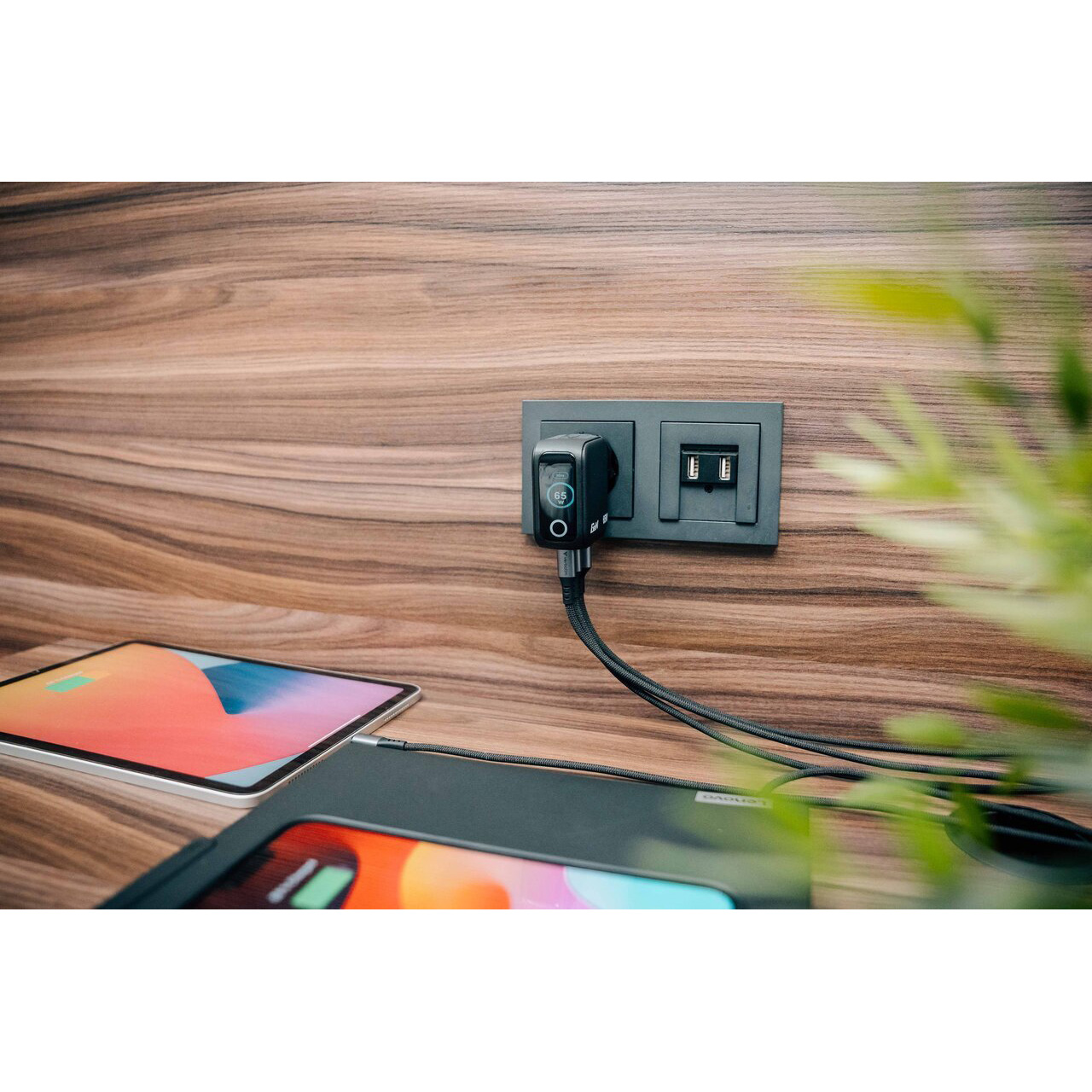 Зарядний пристрій VERBATIM Mini GaN 65W 2xUSB-C, 1xUSB-A, PD3.0, QC3.0 Black