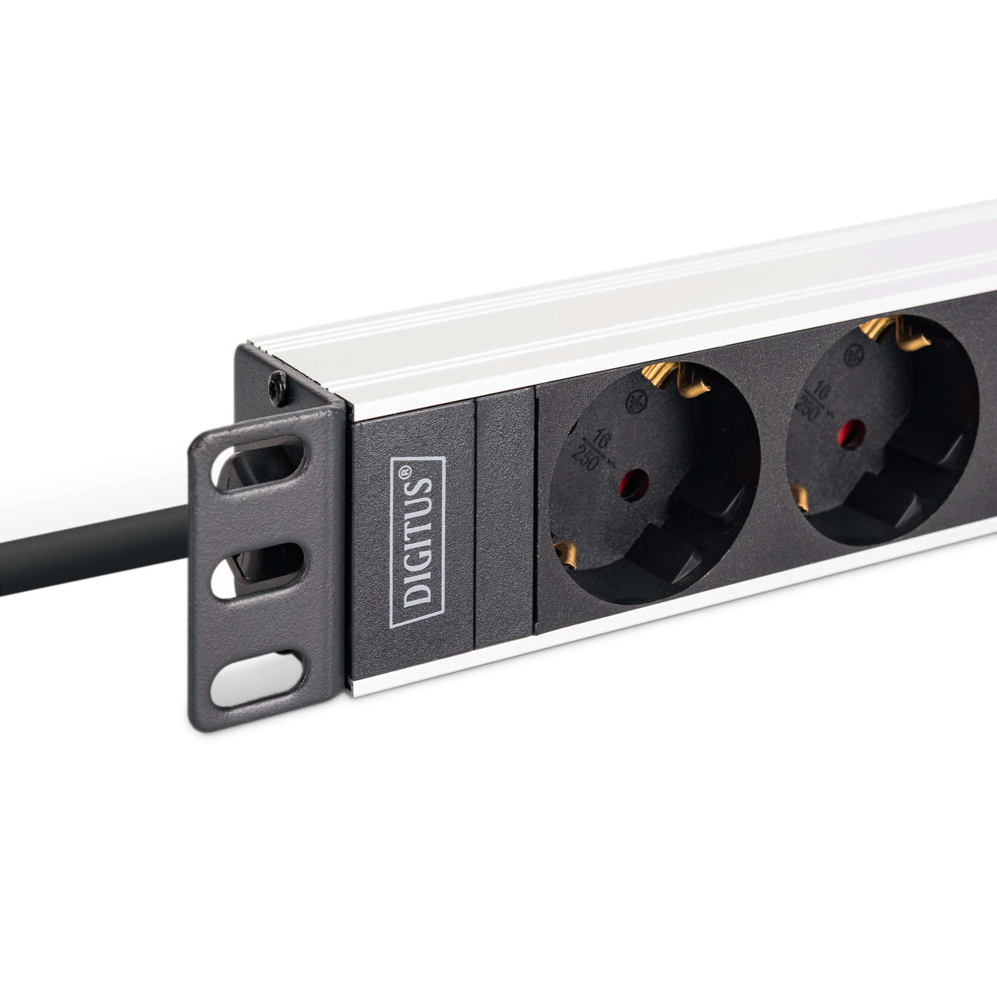 Блок розеток DIGITUS 19" Multiple Socket Outlet with Aluminum Profile, 1U, 9xSchuko, 16А, без вимикача, 2м (DN-95440)
