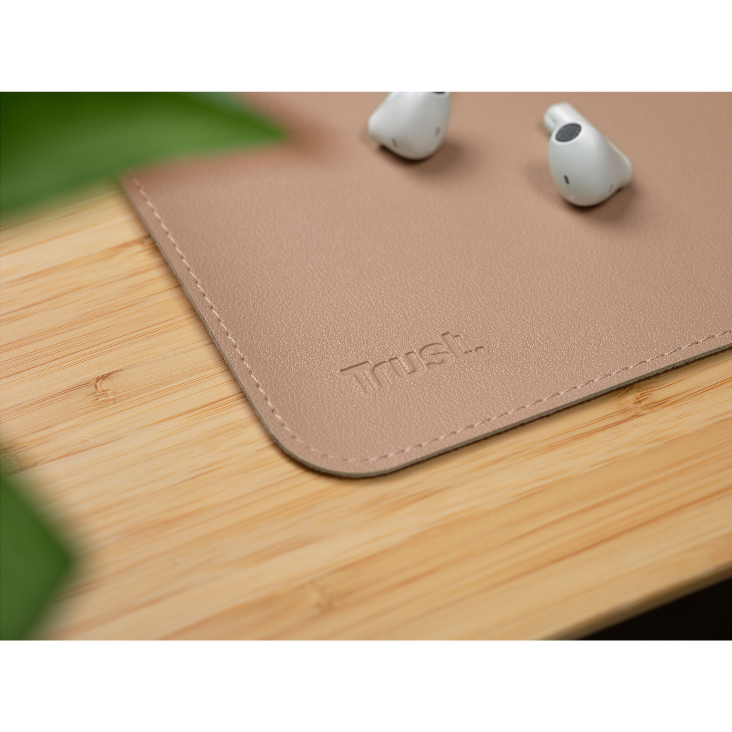 Коврик для мыши TRUST Benya Desk Pad XXL Beige (25713)