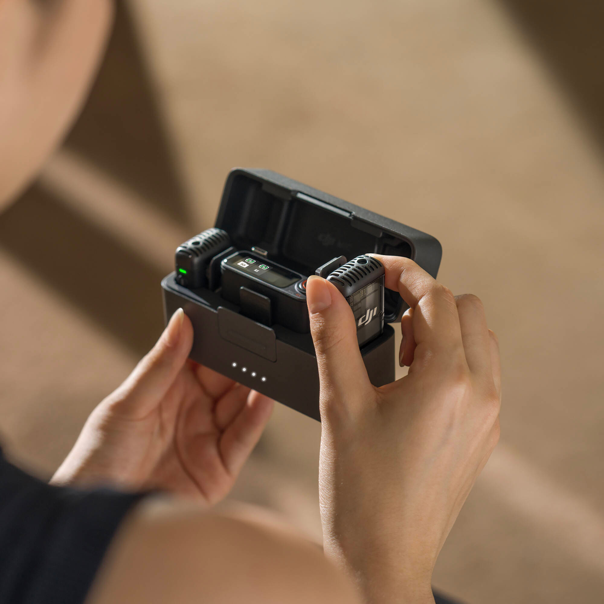 Беспроводной петличный микрофон DJI Mic 2 2TX+1RX Shadow Black