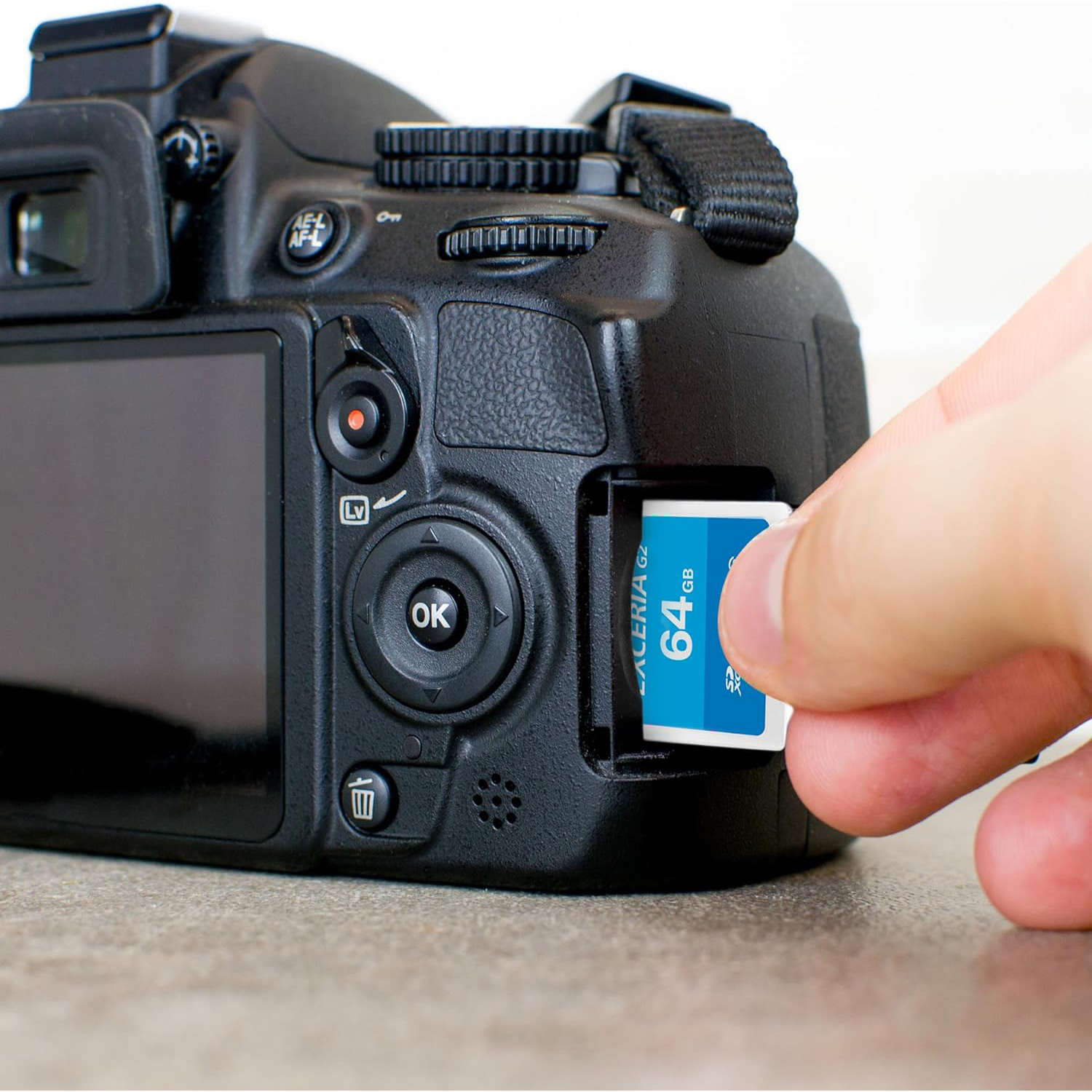 Карта пам'яті KIOXIA (Toshiba) SDXC Exceria G2 64GB UHS-I U3 V30 Class 10 (LNEX2L064GG4)