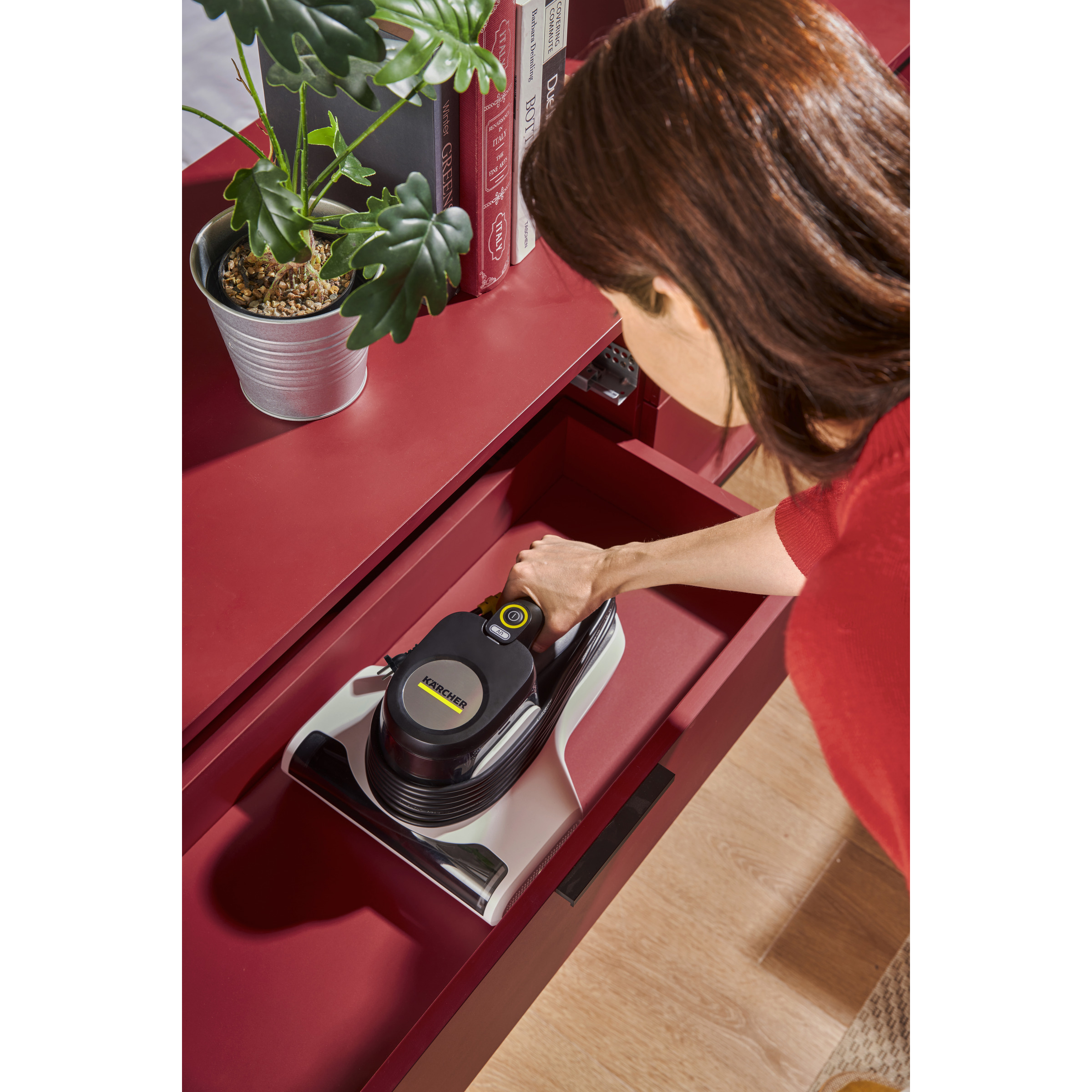 Пилосос для видалення пилового кліща KARCHER VCH 4 UVClean (1.198-412.0)