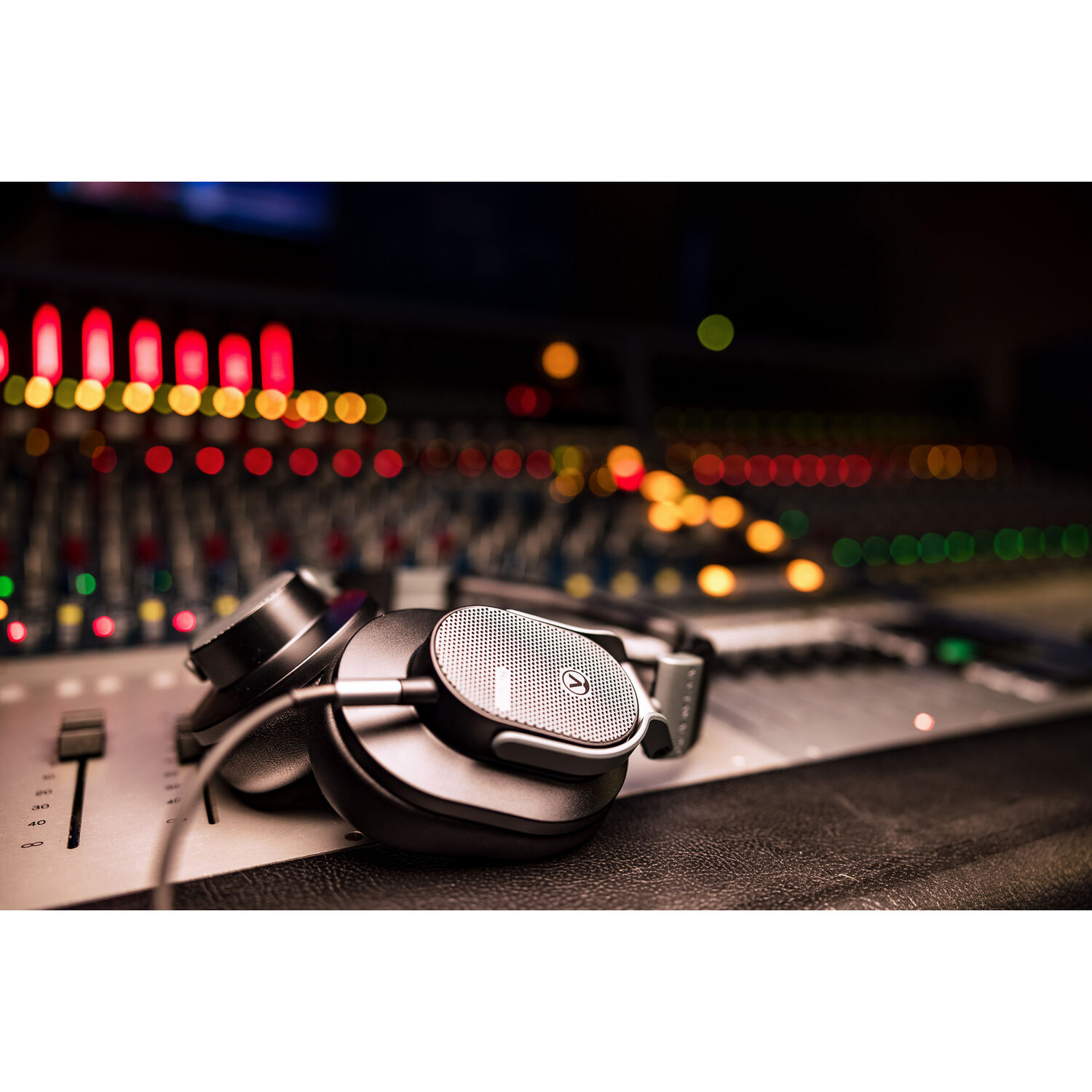 Наушники AUSTRIAN AUDIO Hi-X65