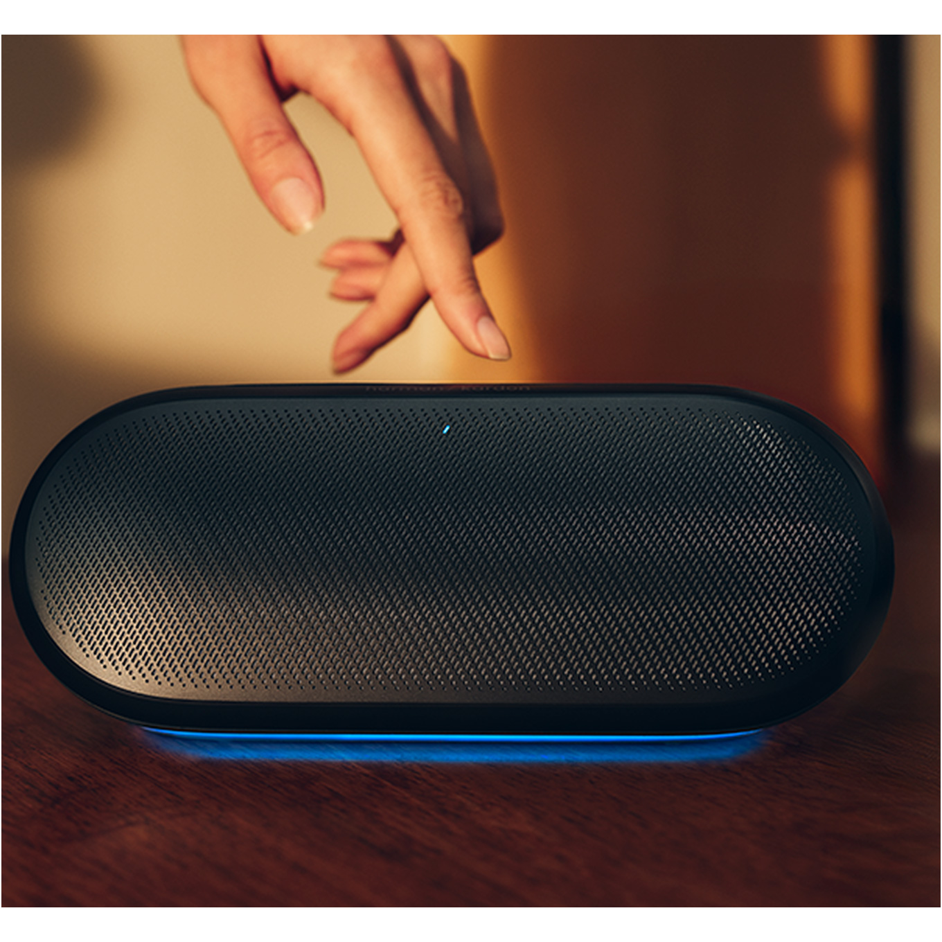 Портативна колонка HARMAN/KARDON Luna 2 Black (HKLUNA2BLKEU)