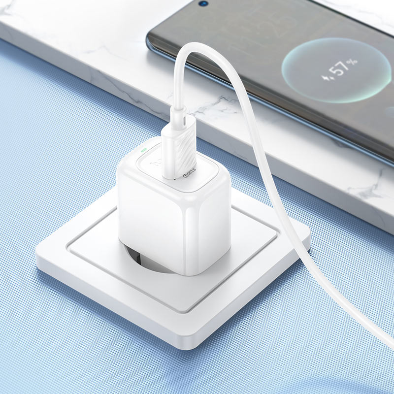 Зарядний пристрій HOCO CS52A Surplus 1xUSB-A, QC3.0, 18W White w/Type-C cable (6942007631471)