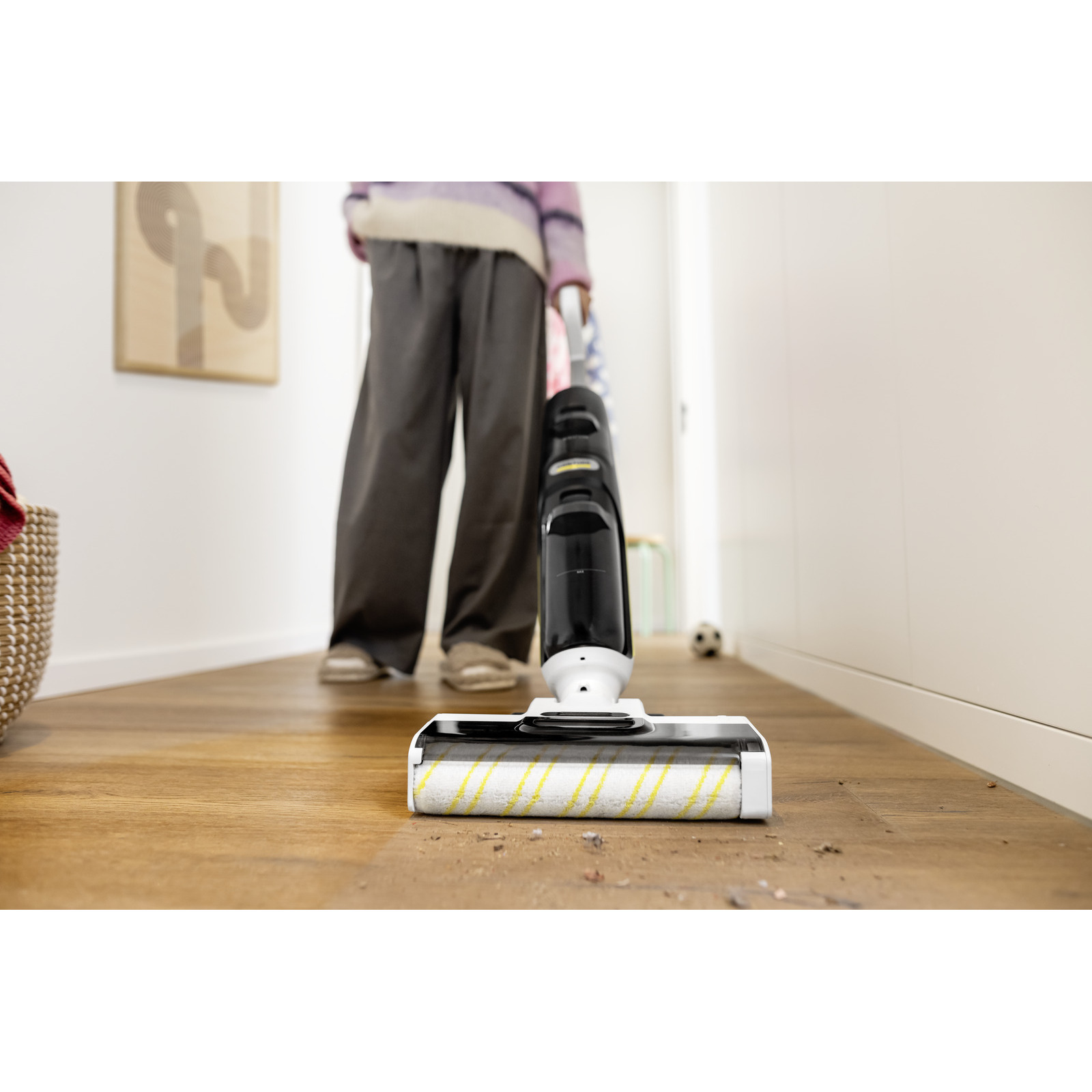 Пилосос вертикальний KARCHER FCV 4 Dry Extra (1.056-136.0)