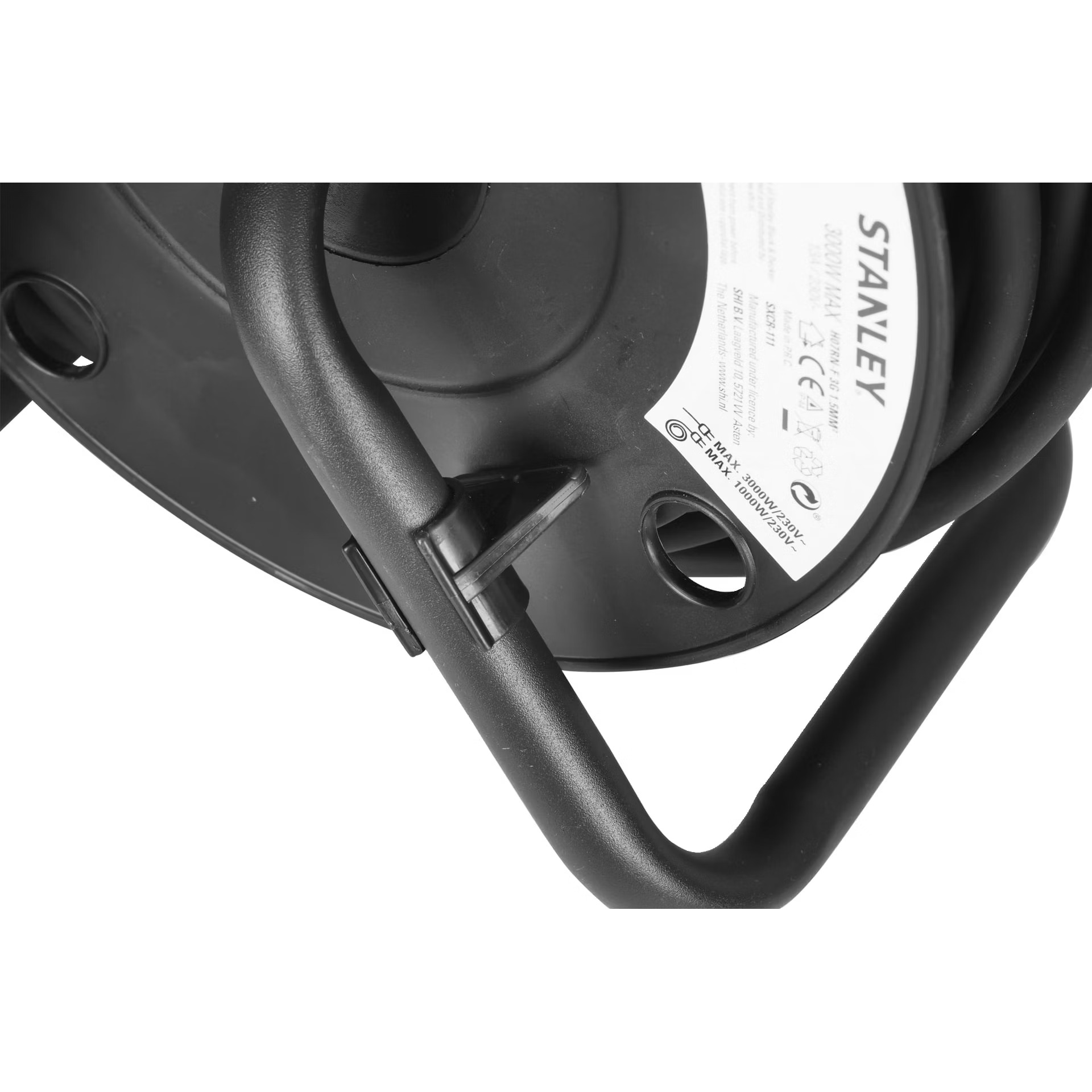 Удлинитель на катушке STANLEY SXCR-111 Black, 4 розетки, 20м