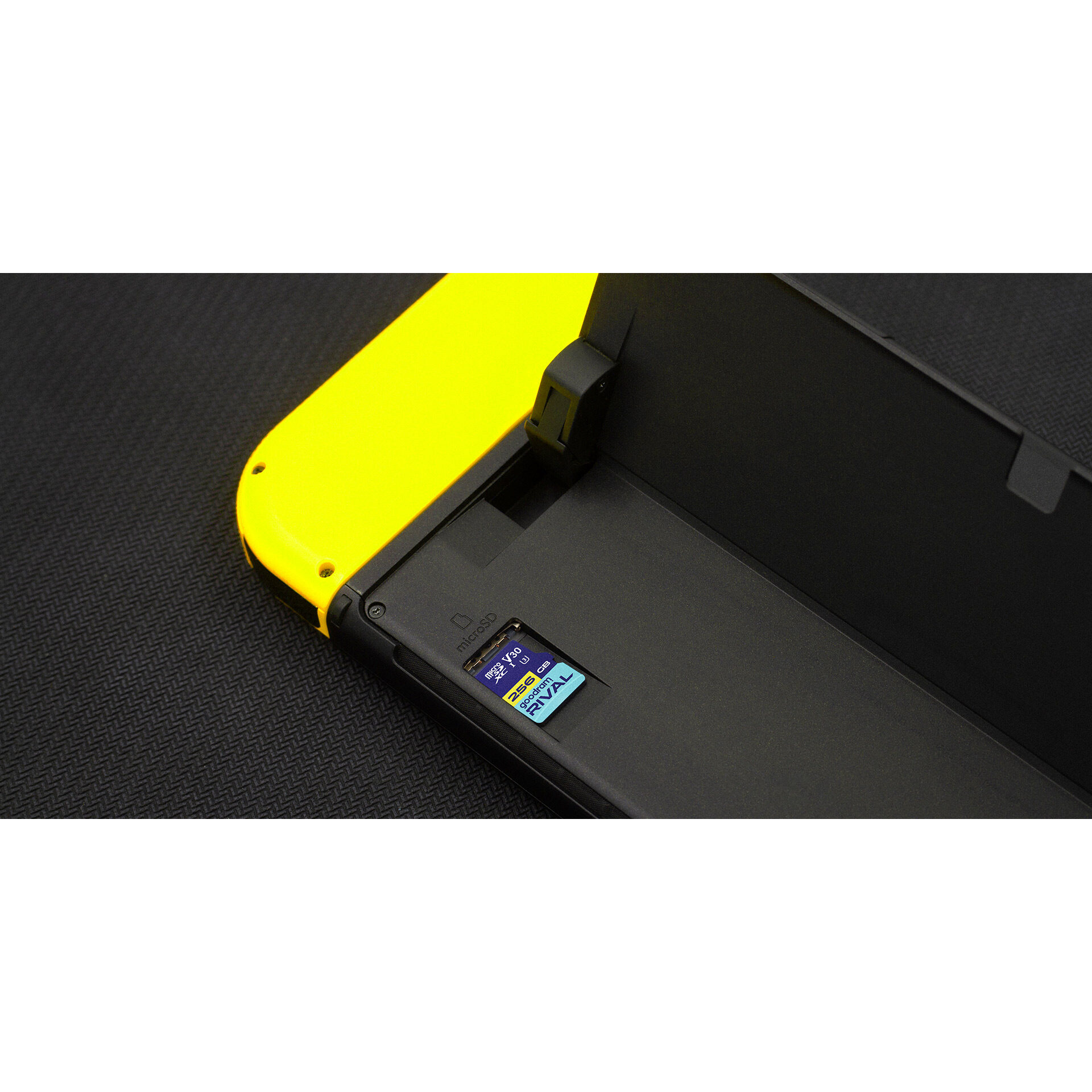 Карта пам'яті GOODRAM microSDXC Rival M3AA 256GB UHS-I U3 V30 Class 10 (GGSM3AA-2560R12)