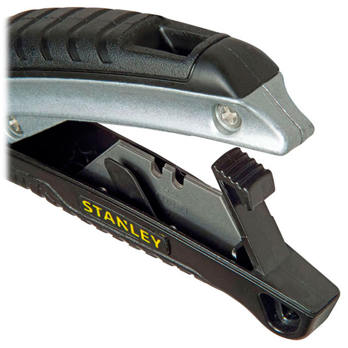 Монтажний ніж з висувним лезом STANLEY "DynaGrip" (0-10-788)