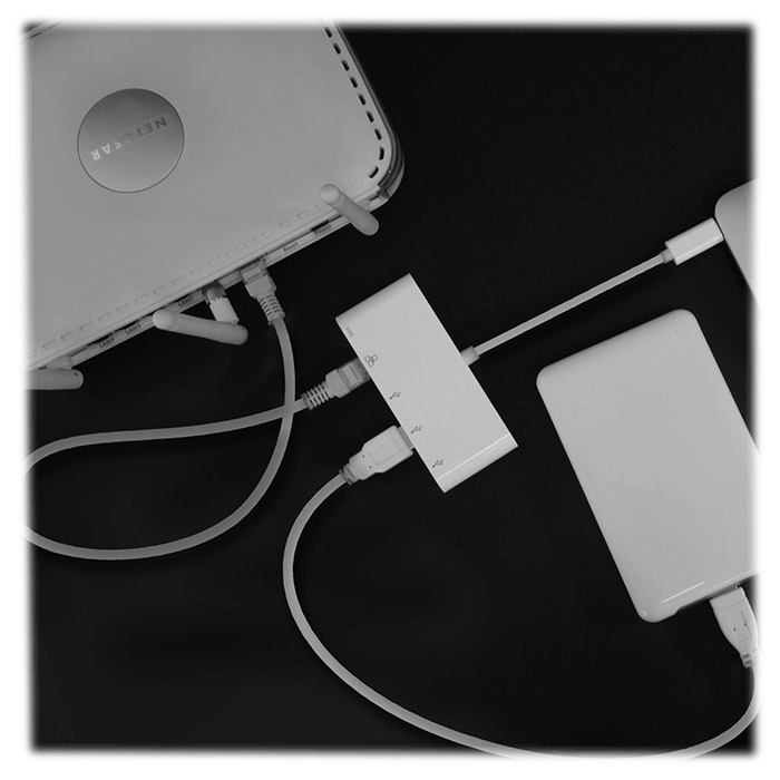 Порт-репликатор MACALLY USB-C to USB-A HUB with USB-C Charging/Ethernet (UC3HUB3GBC)